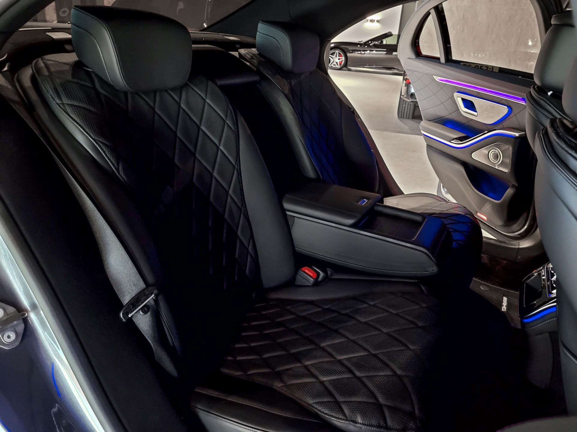 Mercedes-Benz S-Klasse 400d 4-M AMG Achterassturing|Ruitleder|Burmester|Rij-assistentie|Keyless|Night|21" Aut9 Foto 4