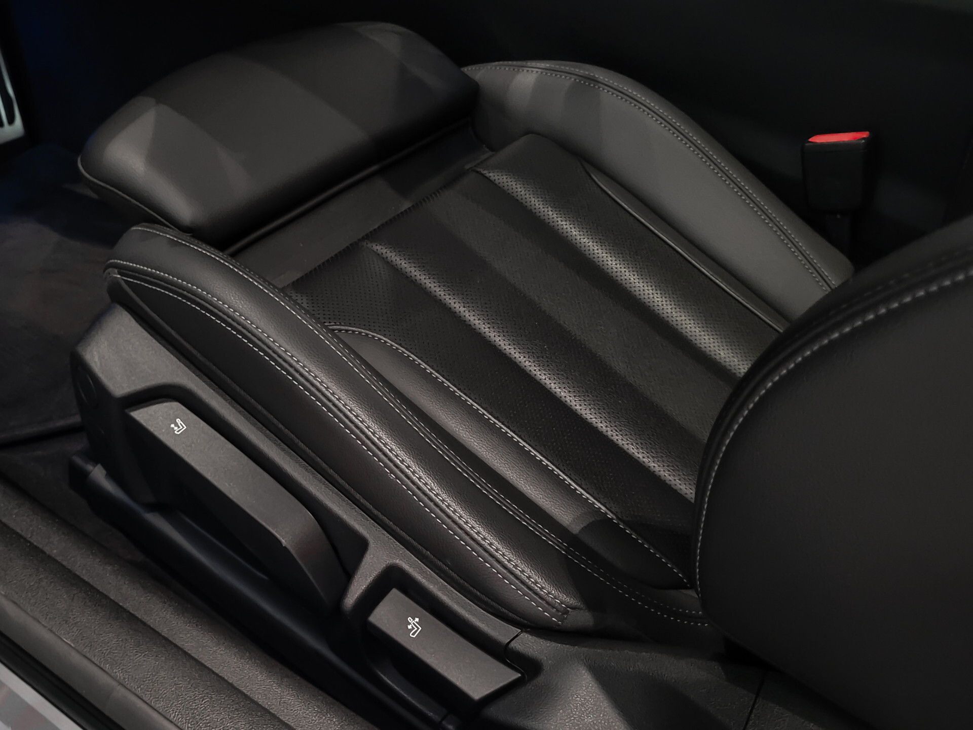 BMW 4 Serie Coupé 420i M Sport ACC|Leder|Harman-Kardon|Shadowline|19"|LED Foto 32