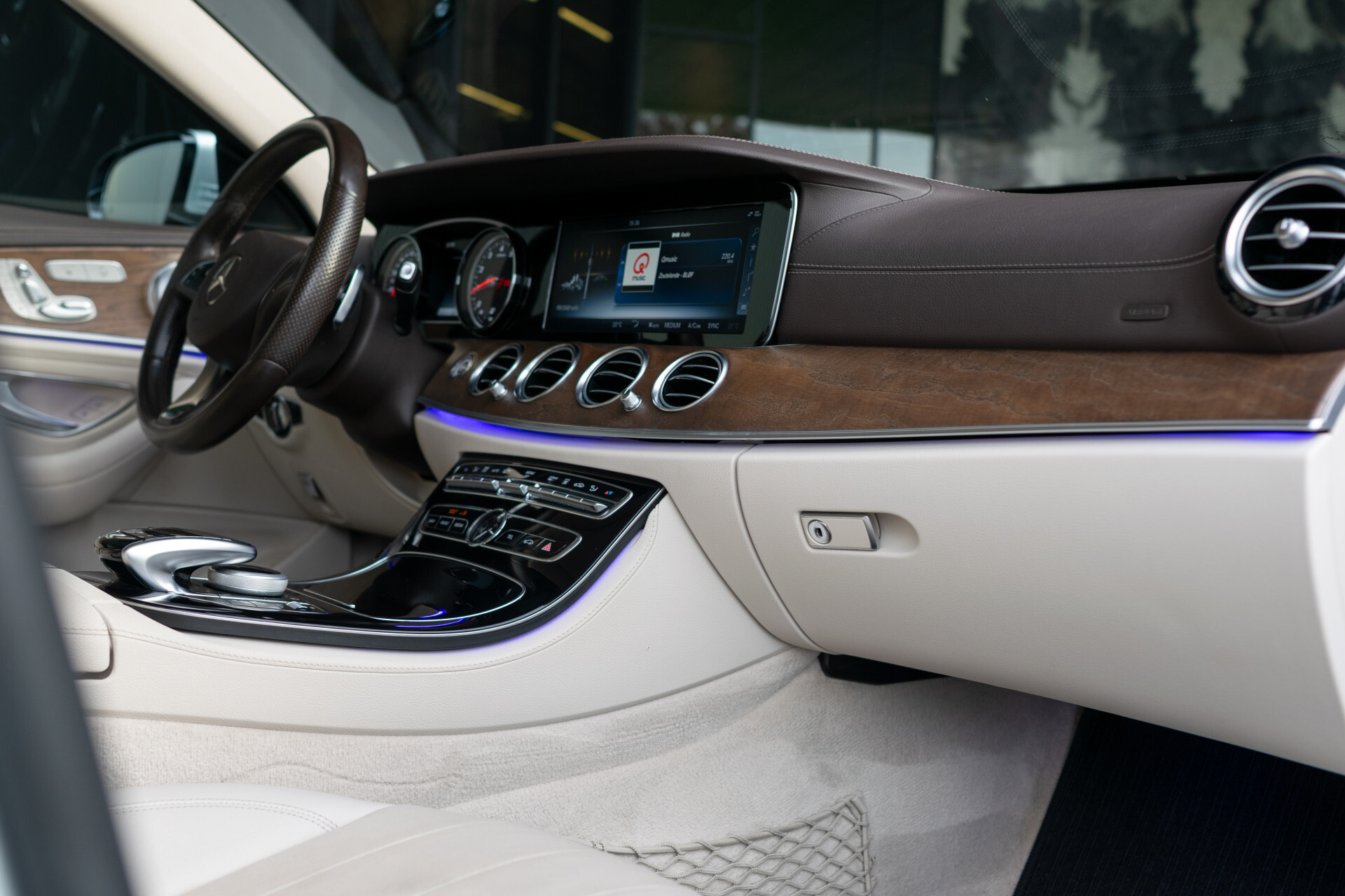 Mercedes-Benz E-Klasse Estate 250 Avantgarde ACC|Standkachel|Comand|360|Burmester|Mem|Exclusive|Volledige historie Foto 25