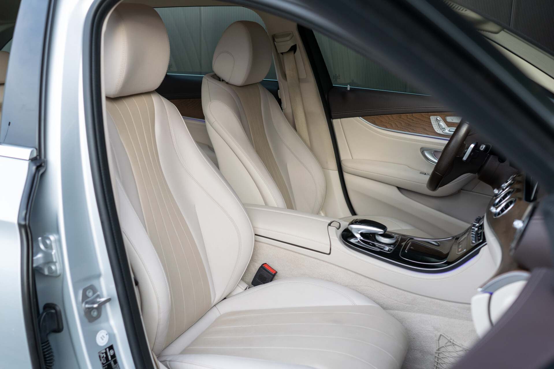 Mercedes-Benz E-Klasse Estate 250 Avantgarde ACC|Standkachel|Comand|360|Burmester|Mem|Exclusive|Volledige historie Foto 6