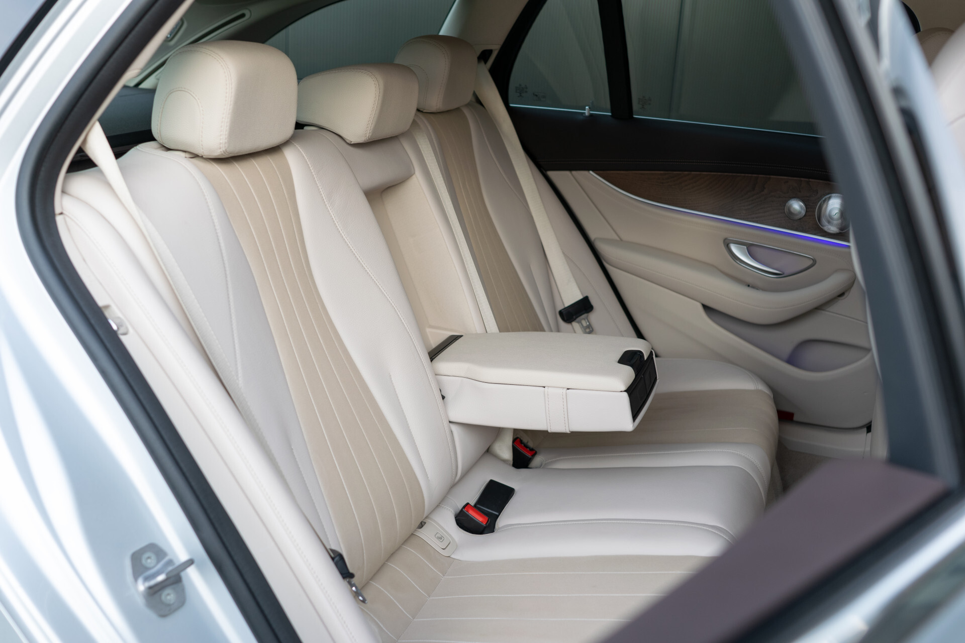 Mercedes-Benz E-Klasse Estate 250 Avantgarde ACC|Standkachel|Comand|360|Burmester|Mem|Exclusive|Volledige historie Foto 7