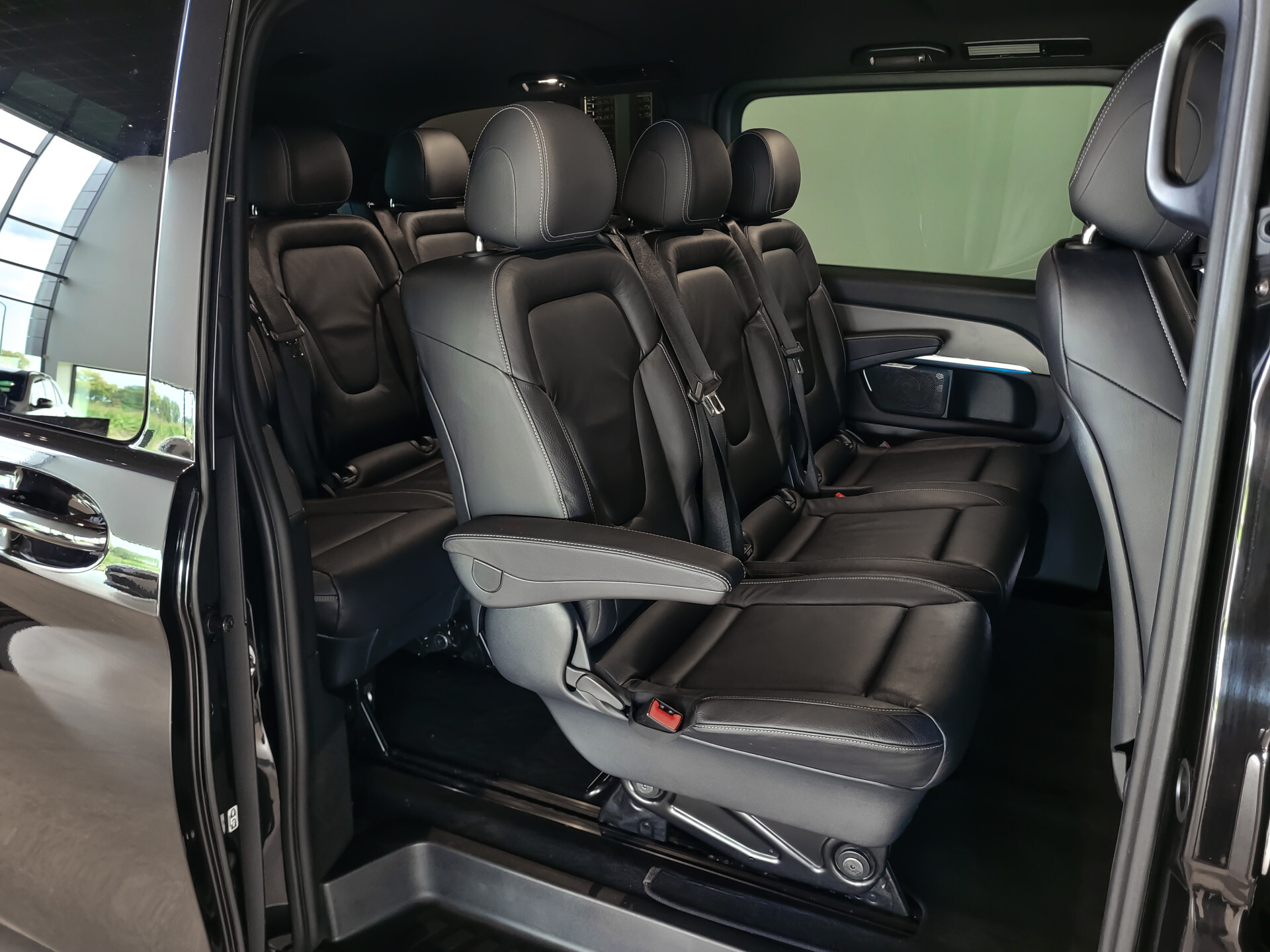 Mercedes-Benz V-Klasse 250d 4-MATIC Lang Avantgarde Edition 8-Persoons|Burmester|360-camera|19"| Active Cruise|Stoelventilatie Foto 27