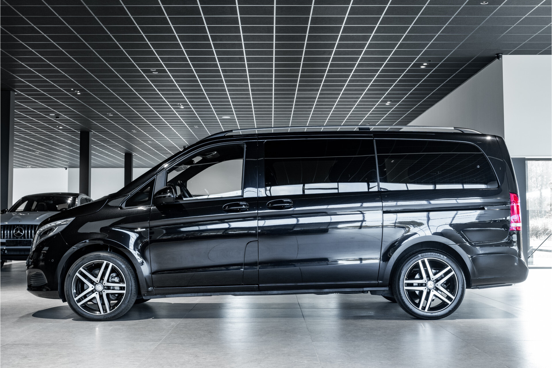 Mercedes-Benz V-Klasse 250d 4-MATIC Lang Avantgarde Edition 8-Persoons|Burmester|360-camera|19"| Active Cruise|Stoelventilatie Foto 4