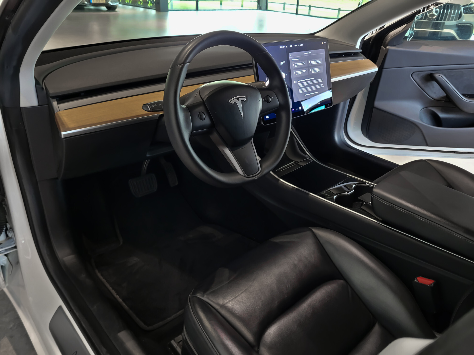 Tesla Model 3 Standard RWD Plus 60 kWh Pano|Leder|Autopilot|NL auto Foto 14