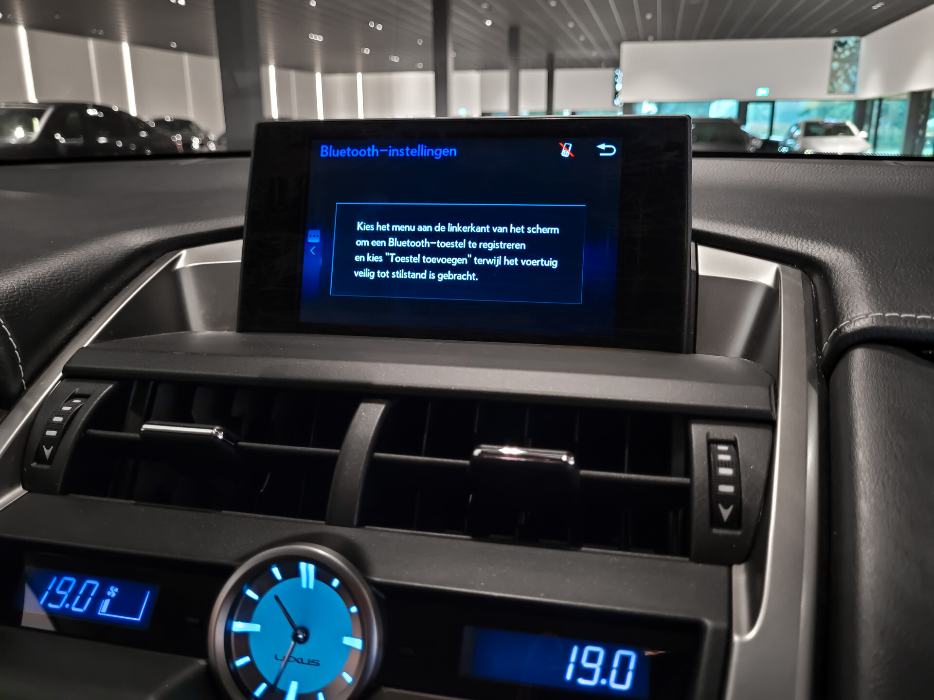 Lexus NX 300h AWD Business Line Dealer onderhouden|Mercury Grey|LED|Camera|Parkeersensoren Foto 17