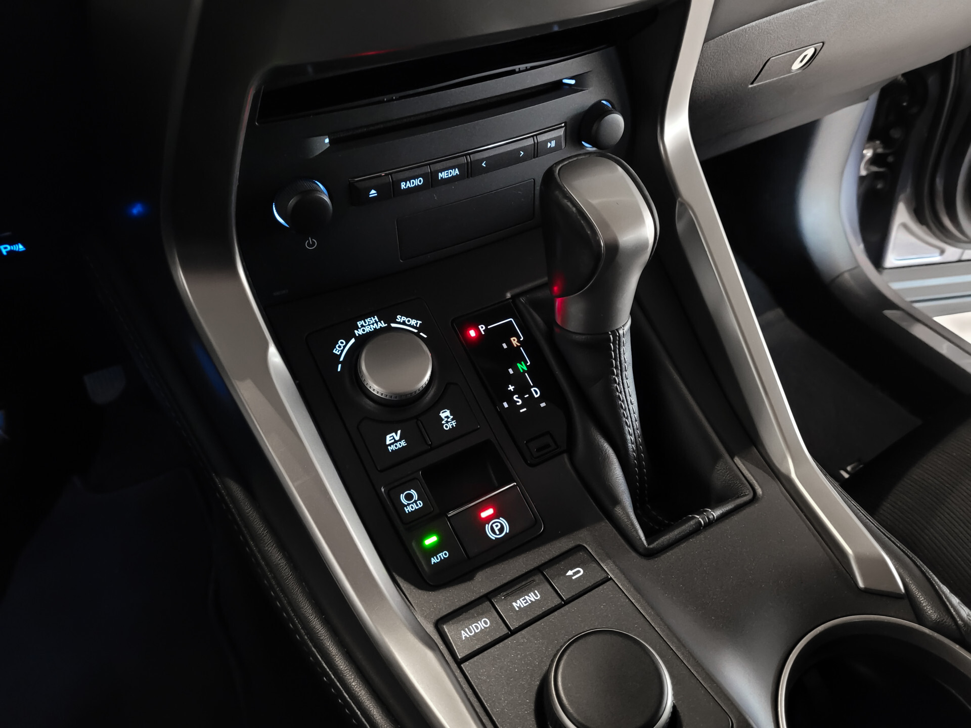 Lexus NX 300h AWD Business Line Dealer onderhouden|Mercury Grey|LED|Camera|Parkeersensoren Foto 19