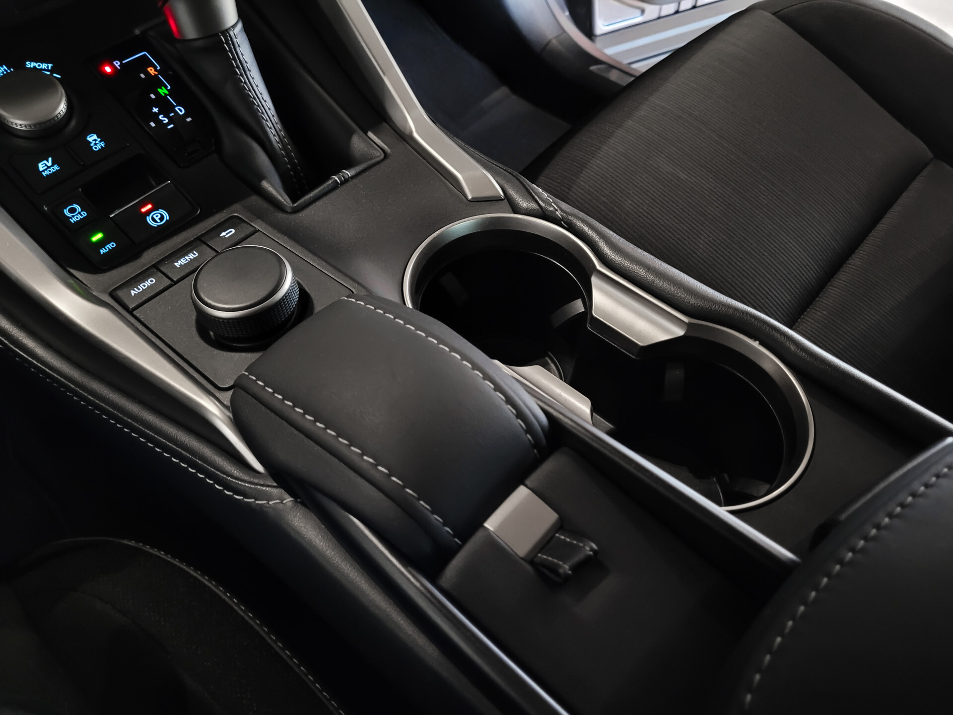 Lexus NX 300h AWD Business Line Dealer onderhouden|Mercury Grey|LED|Camera|Parkeersensoren Foto 21