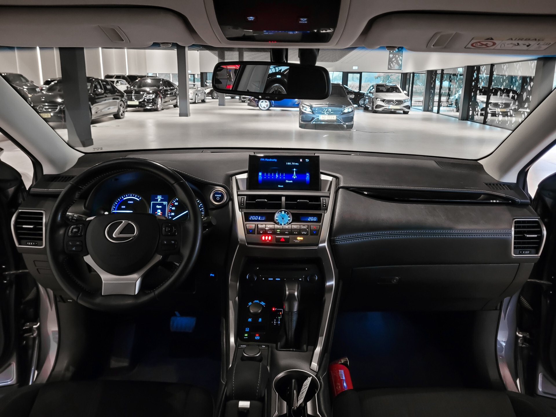 Lexus NX 300h AWD Business Line Dealer onderhouden|Mercury Grey|LED|Camera|Parkeersensoren Foto 27