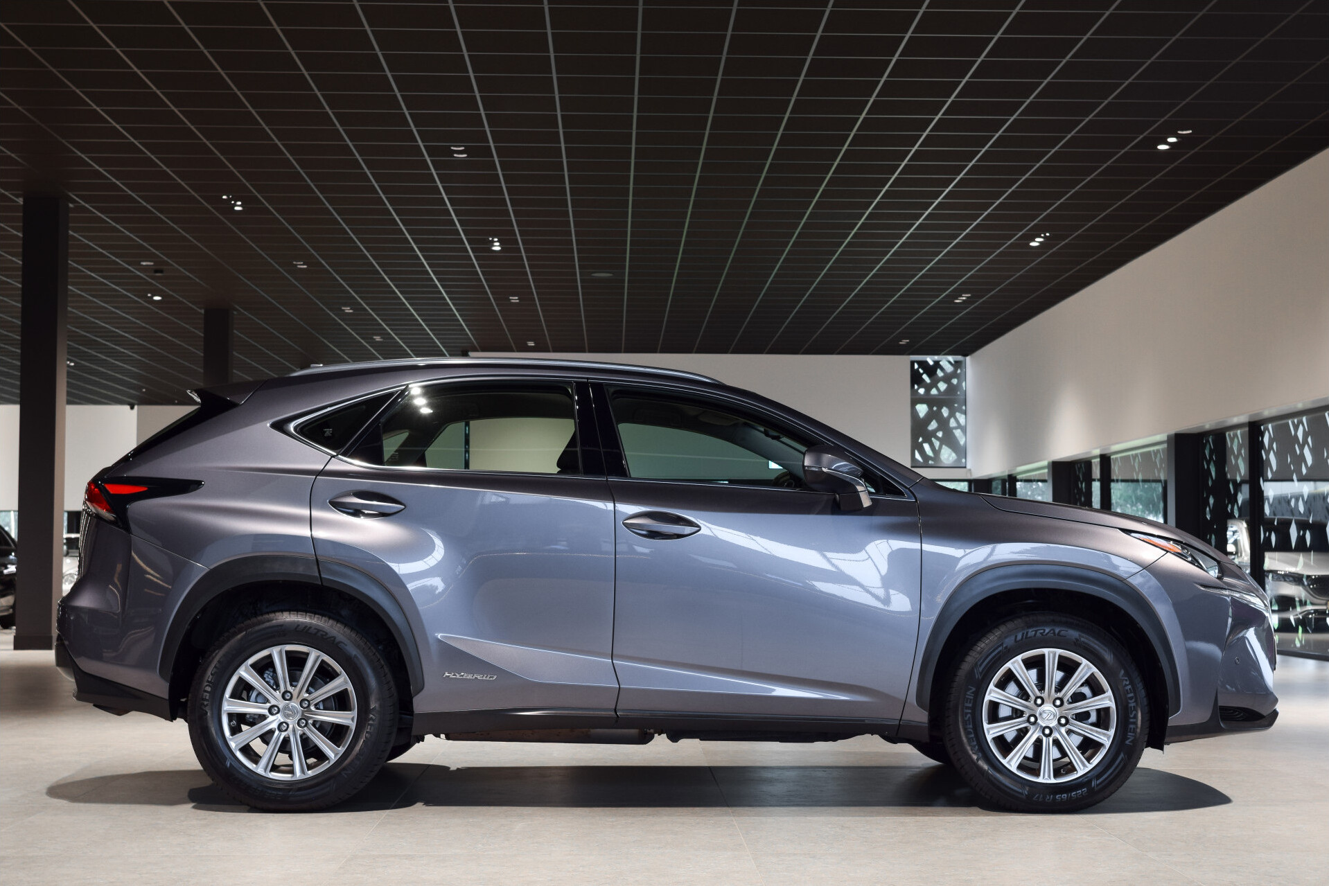 Lexus NX 300h AWD Business Line Dealer onderhouden|Mercury Grey|LED|Camera|Parkeersensoren Foto 3