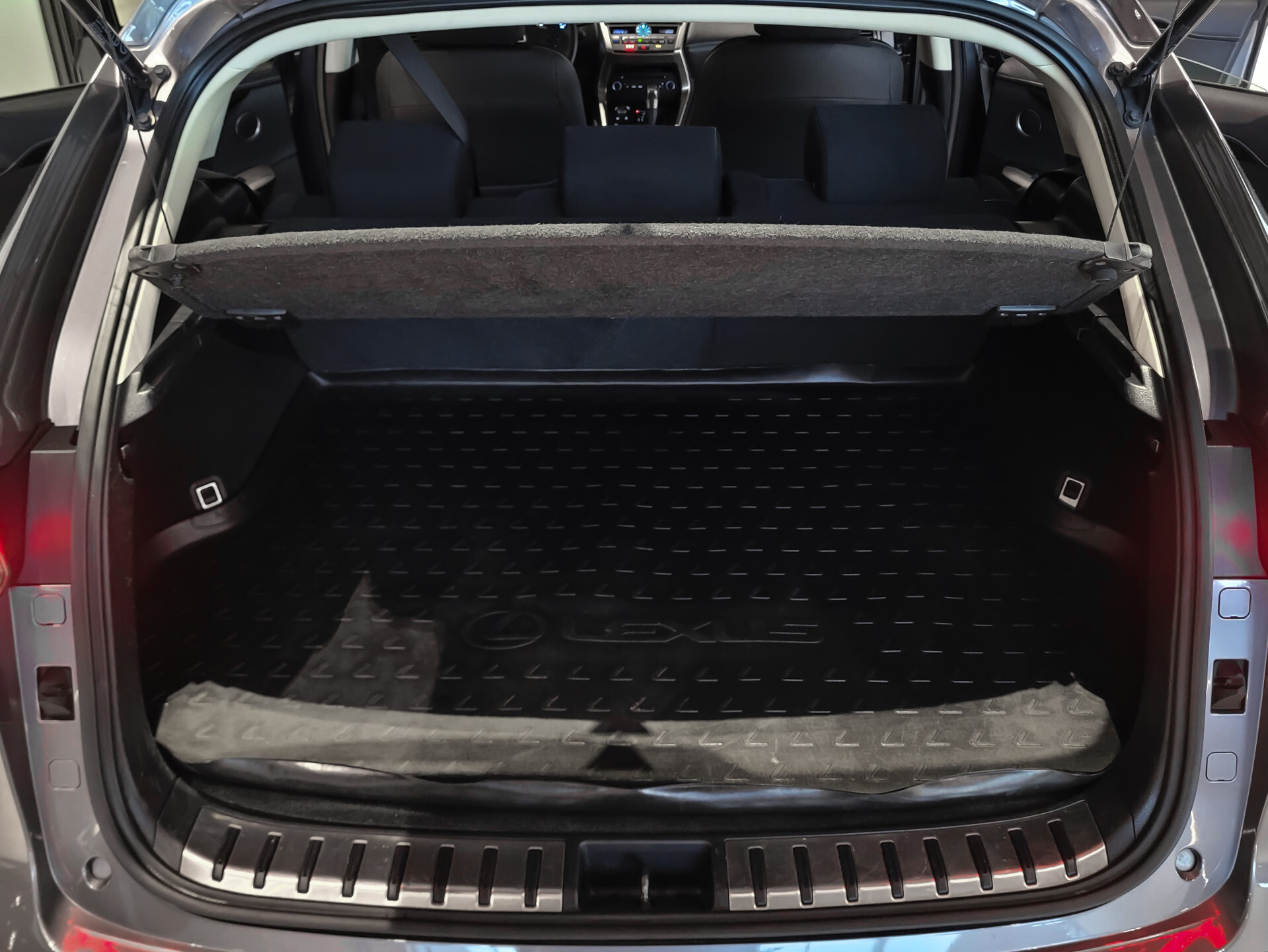 Lexus NX 300h AWD Business Line Dealer onderhouden|Mercury Grey|LED|Camera|Parkeersensoren Foto 34