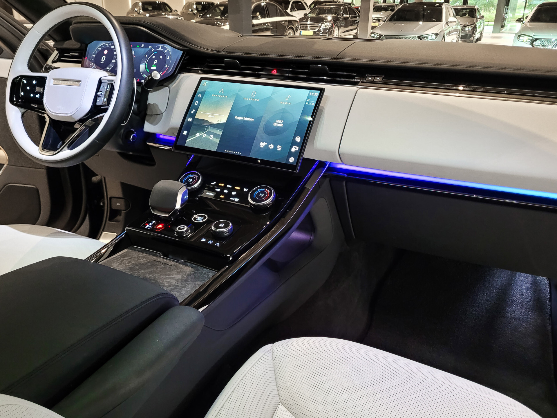 Land Rover Range Rover Sport 3.0 P510e First Edition Light Cloud leder|Forced Carbon|Massage|23"|Trekhaak|BTW Foto 27