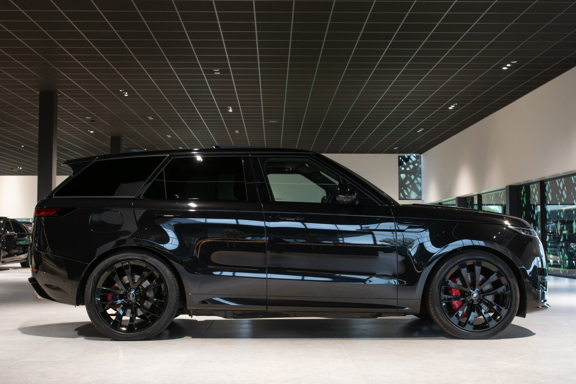 Land Rover Range Rover Sport 3.0 P510e First Edition Light Cloud leder|Forced Carbon|Massage|23"|Trekhaak|BTW Foto 3