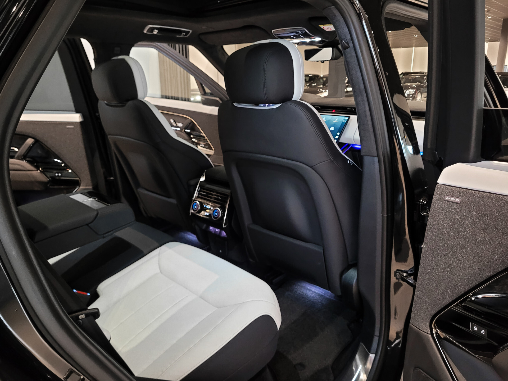 Land Rover Range Rover Sport 3.0 P510e First Edition Light Cloud leder|Forced Carbon|Massage|23"|Trekhaak|BTW Foto 33