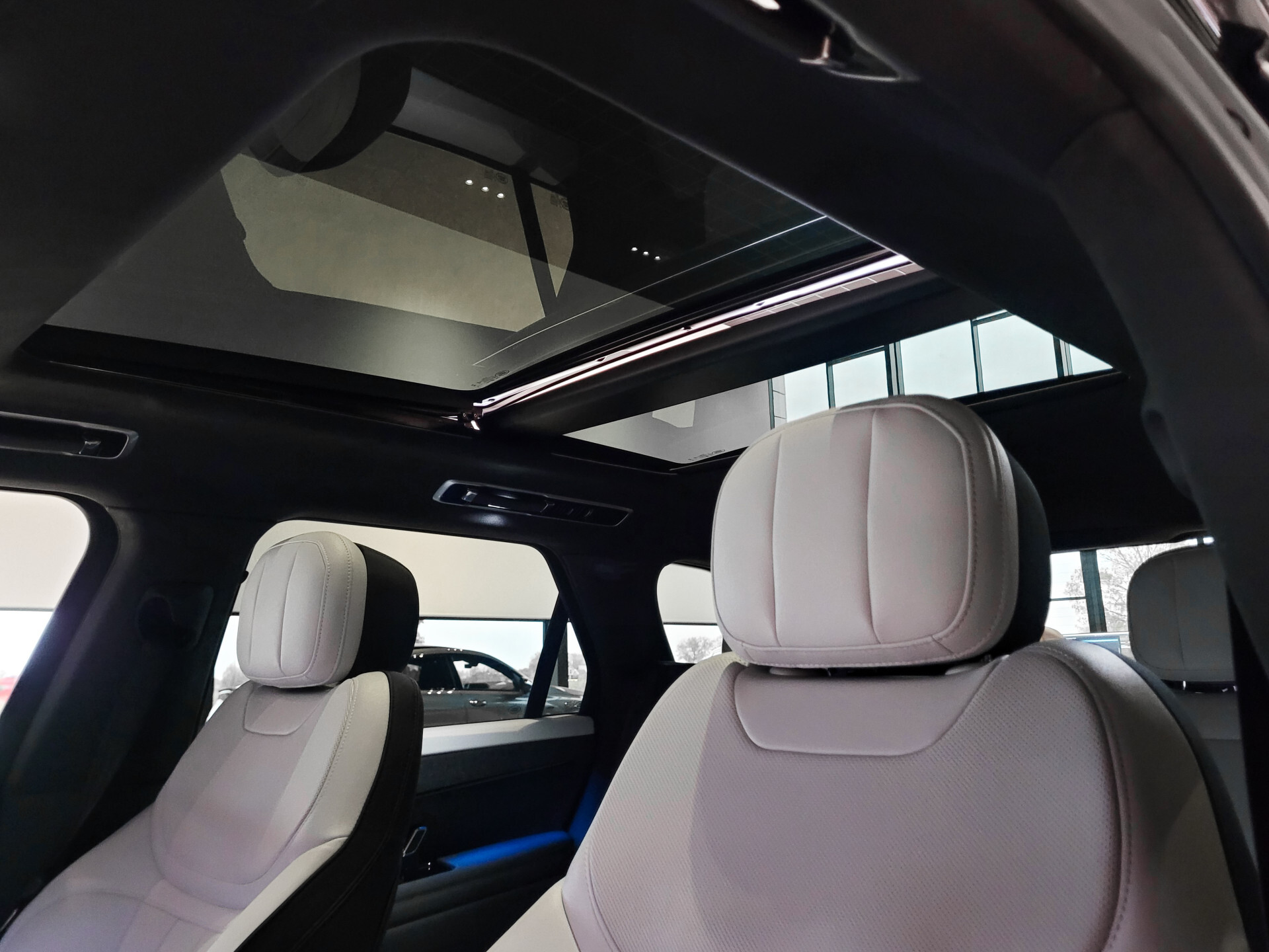 Land Rover Range Rover Sport 3.0 P510e First Edition Light Cloud leder|Forced Carbon|Massage|23"|Trekhaak|BTW Foto 45