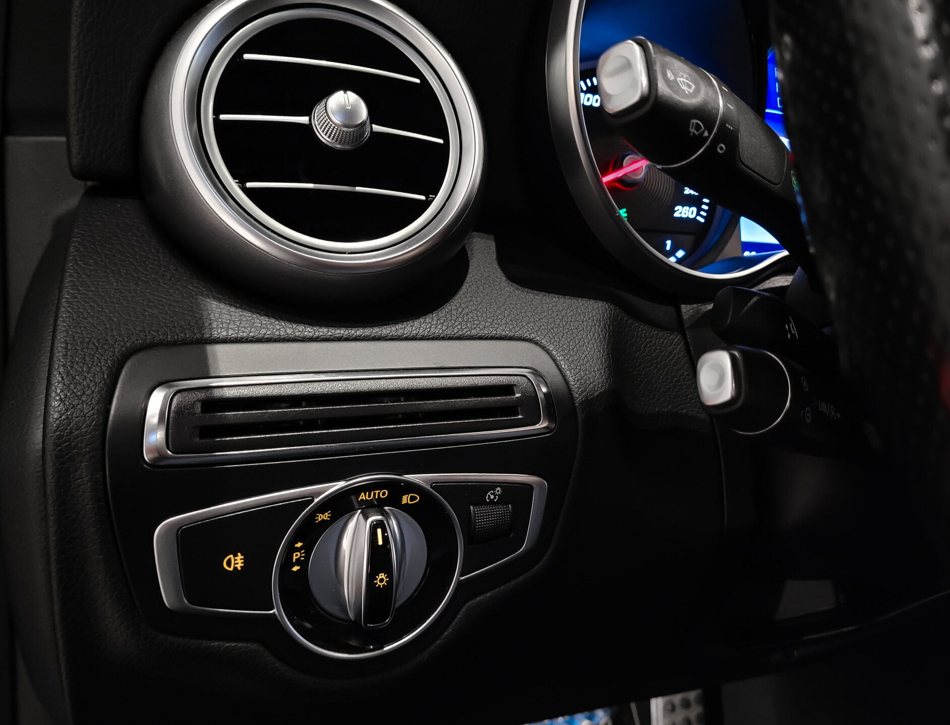 Mercedes-Benz C-Klasse 200 AMG Leder|Carbon|Burmester|20"|ILS|Comand|Sfeerverlichting|Memory|Volledige historie Foto 16