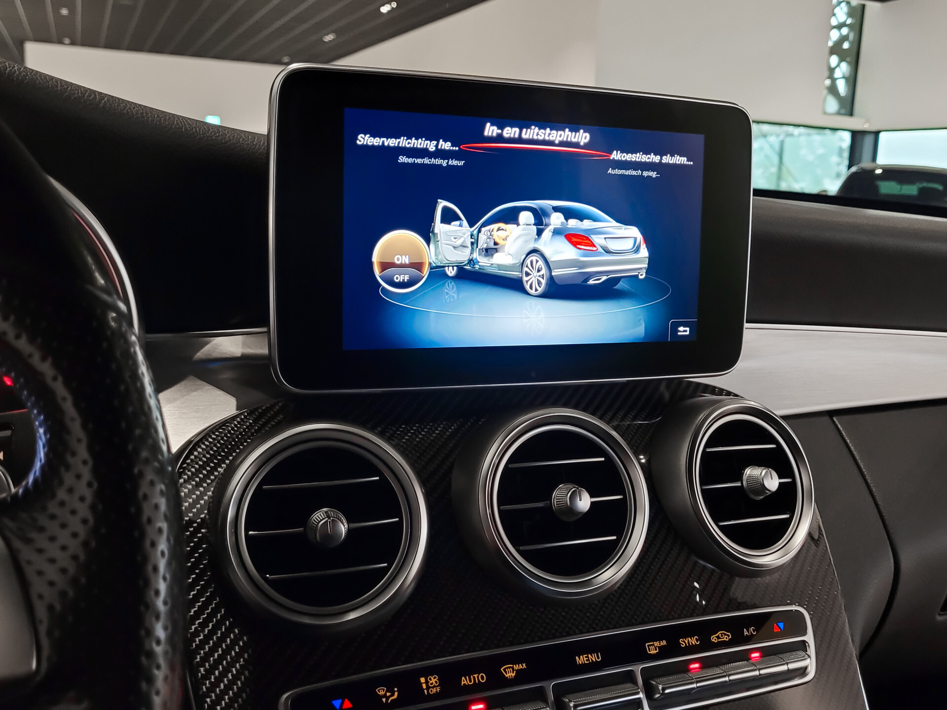 Mercedes-Benz C-Klasse 200 AMG Leder|Carbon|Burmester|20"|ILS|Comand|Sfeerverlichting|Memory|Volledige historie Foto 19