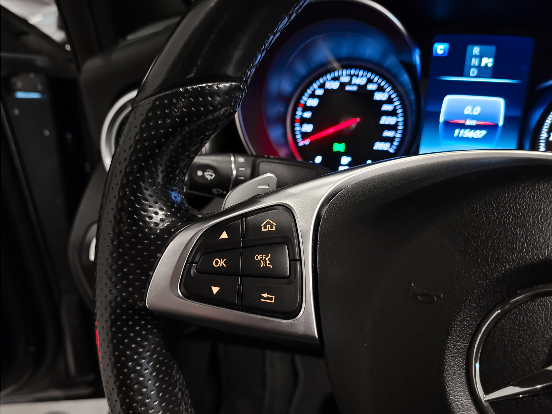 Mercedes-Benz C-Klasse 200 AMG Leder|Carbon|Burmester|20"|ILS|Comand|Sfeerverlichting|Memory|Volledige historie Foto 20