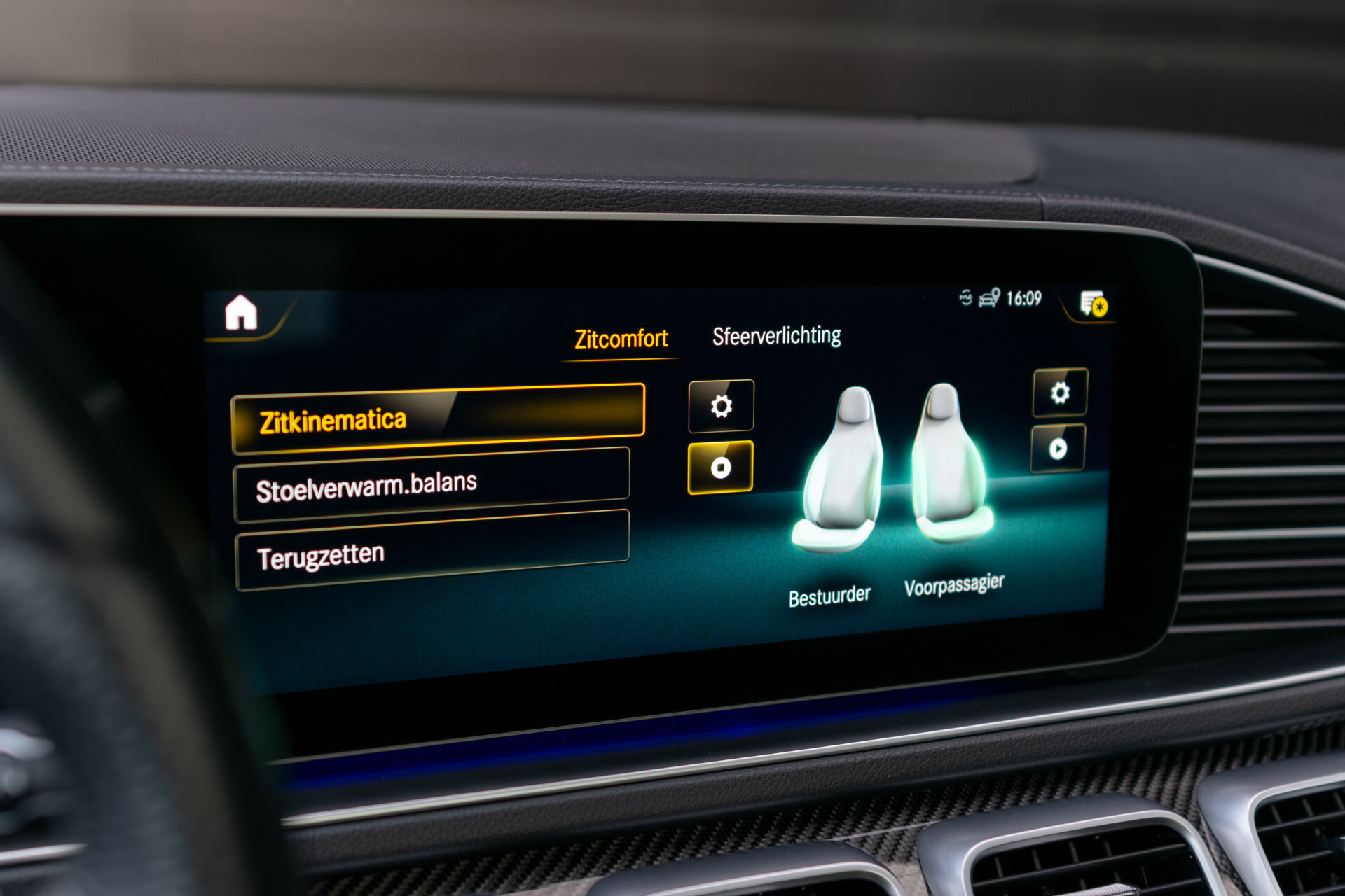 Mercedes-Benz GLE 450 4-M AMG Luchtvering|Carbon|Nappa|ACC|HUD|Keyless|Softclose|Trekhaak|Manufaktur|Mem|22" Foto 16