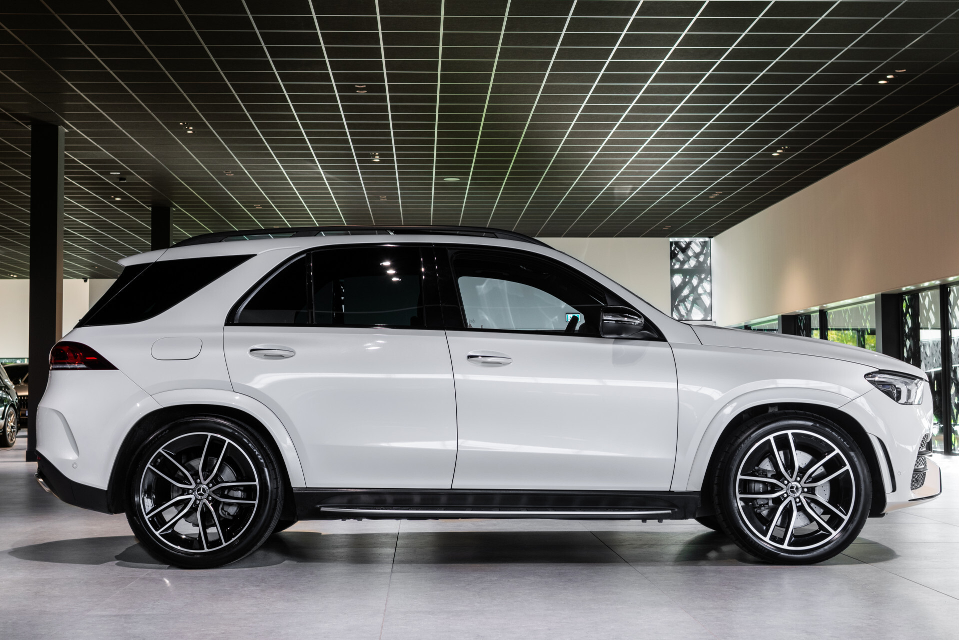 Mercedes-Benz GLE 450 4-M AMG Luchtvering|Carbon|Nappa|ACC|HUD|Keyless|Softclose|Trekhaak|Manufaktur|Mem|22" Foto 3