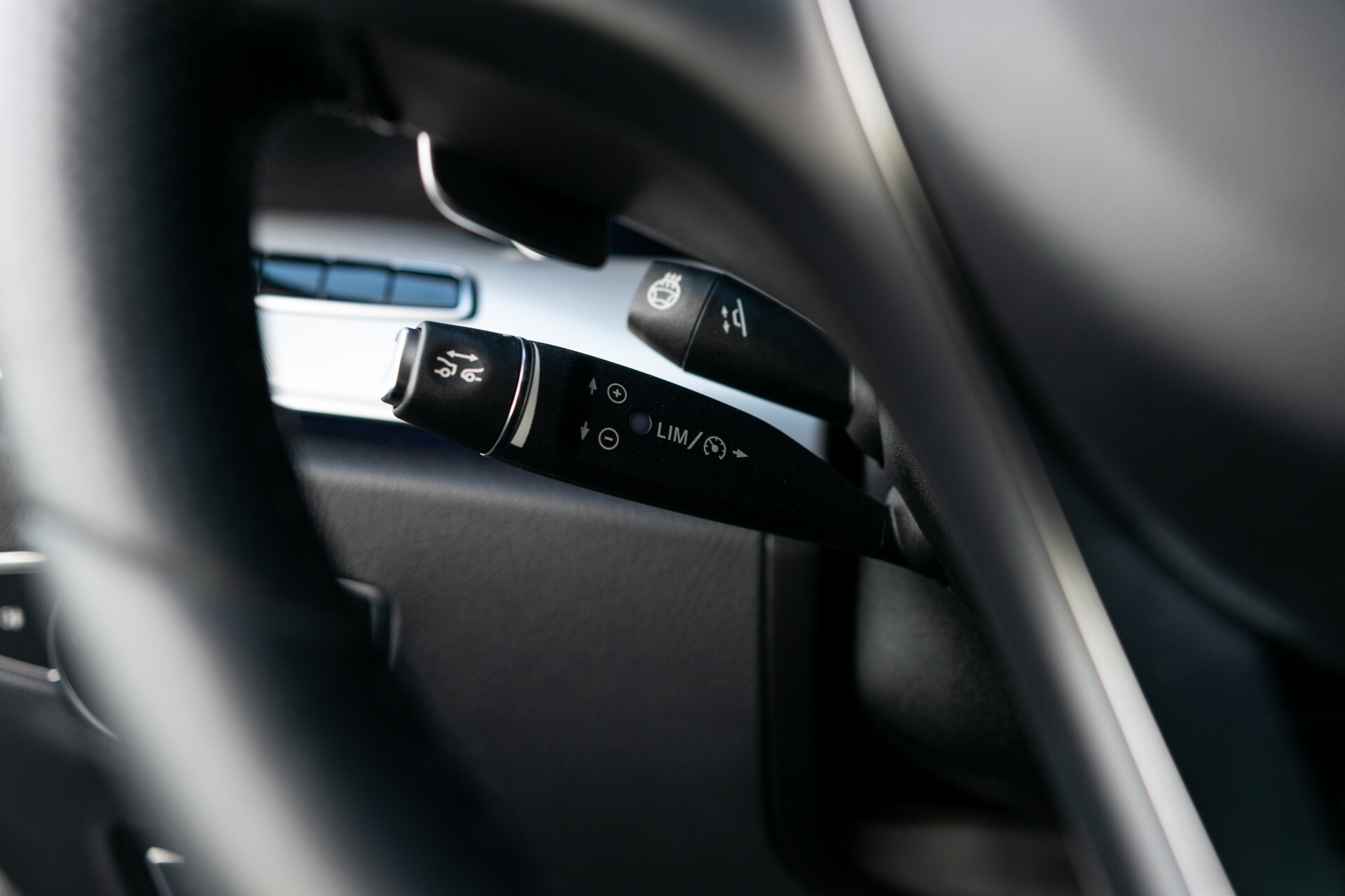 Mercedes-Benz E-Klasse Coupé 400 4-M AMG Night|ACC|Keyless|Soflclose|Mem|Panorama|Ambient|MULTIBEAM|20"|New Service Foto 17