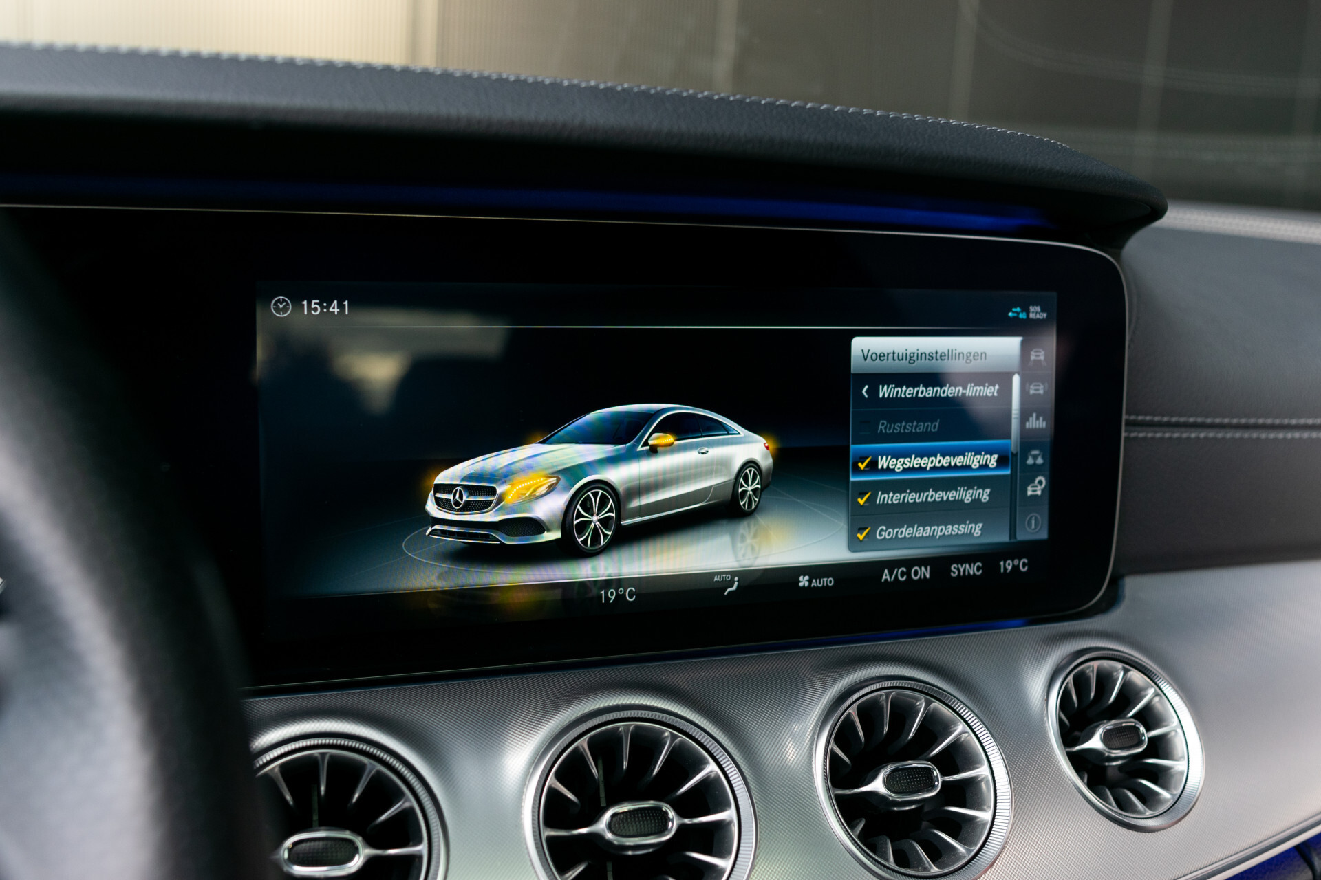 Mercedes-Benz E-Klasse Coupé 400 4-M AMG Night|ACC|Keyless|Soflclose|Mem|Panorama|Ambient|MULTIBEAM|20"|New Service Foto 32