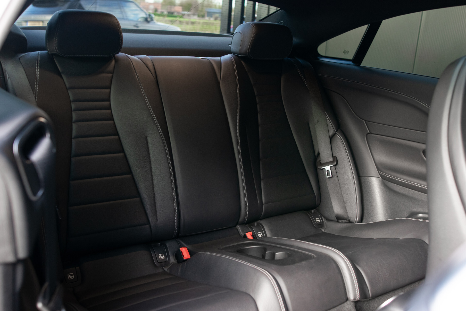 Mercedes-Benz E-Klasse Coupé 400 4-M AMG Night|ACC|Keyless|Soflclose|Mem|Panorama|Ambient|MULTIBEAM|20"|New Service Foto 7