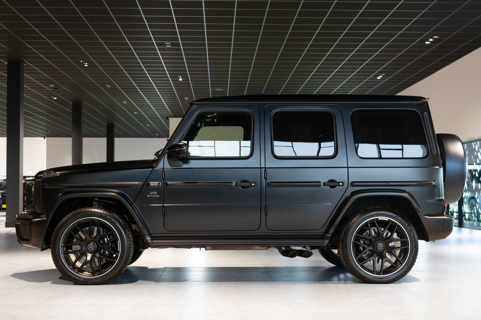 Mercedes-Benz G-Klasse AMG 63 Facelift Manufaktur|AMG Active Ride Control|Carbon|SUPERIOR|Night|Standkachel|Massage|ACC Foto 4