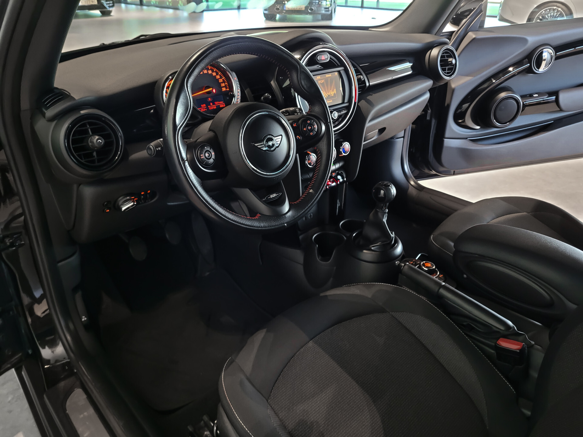 MINI 1.5 Cooper Business BLACK NL auto|Cruise|New service|LM velgen Foto 12