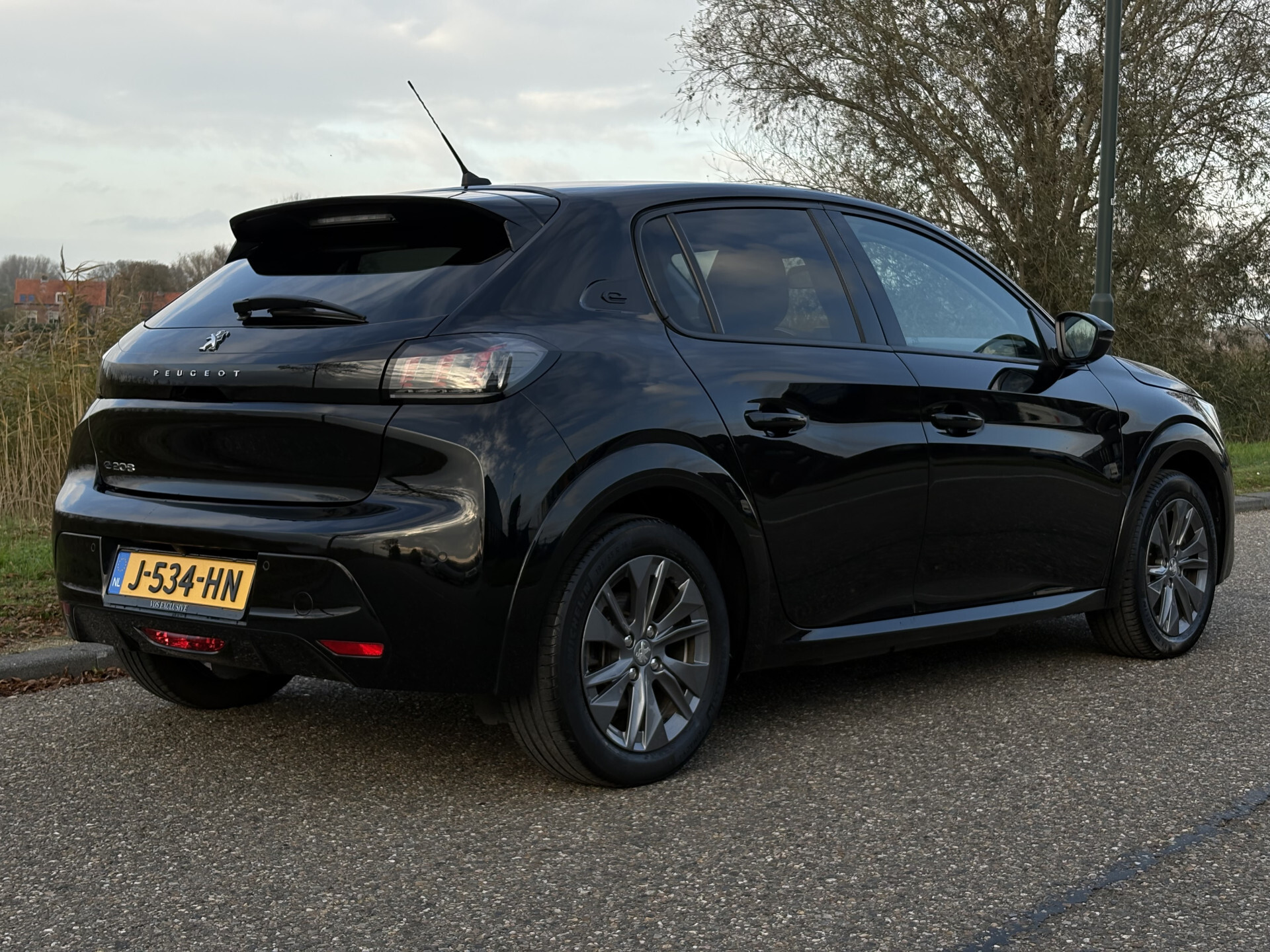 Peugeot e-208 EV Allure 50 kWh SOH | Camera | Clima | Orig.nl | Voorruit verw. | New service Foto 2