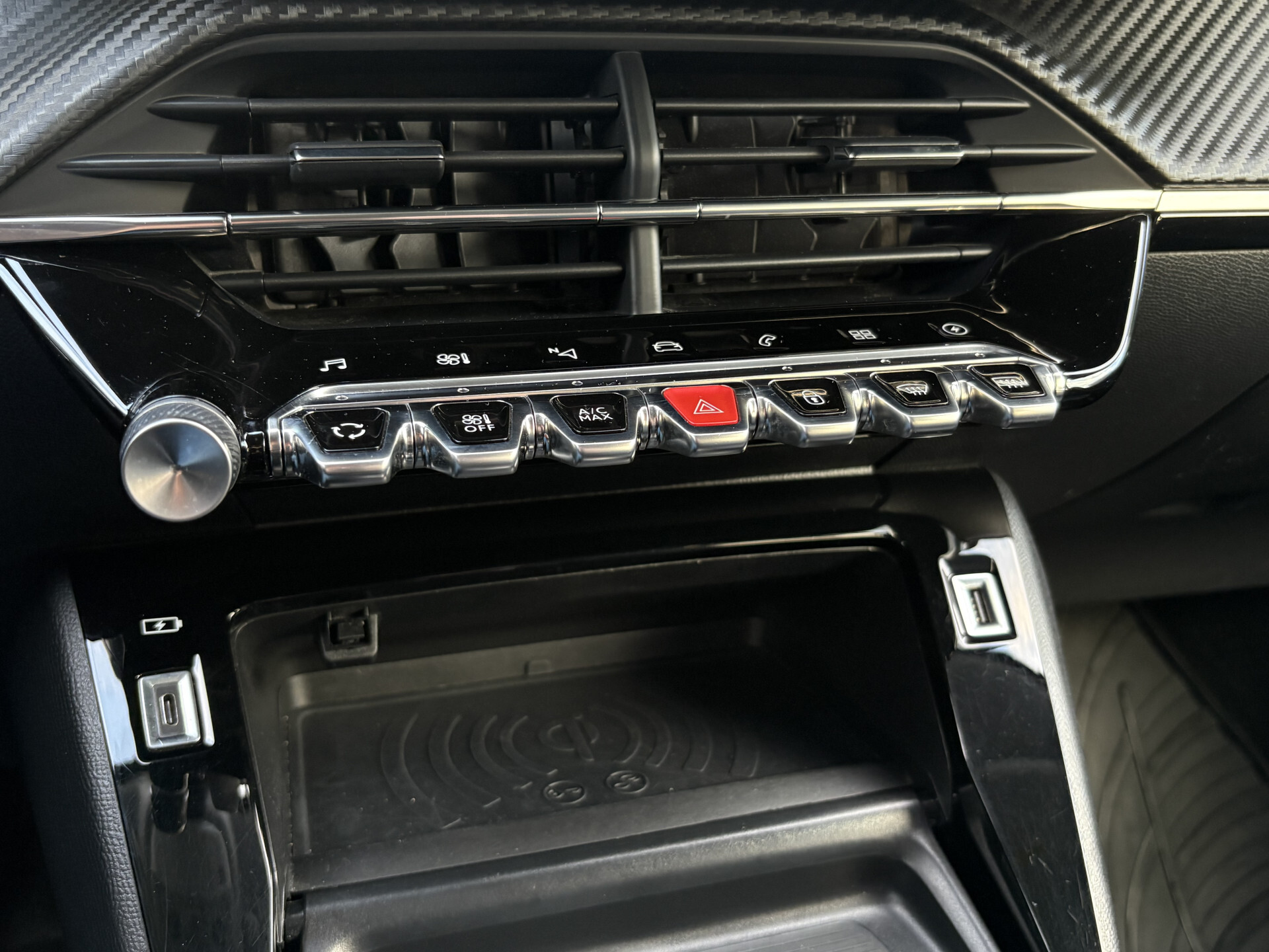 Peugeot e-208 EV Allure 50 kWh SOH | Camera | Clima | Orig.nl | Voorruit verw. | New service Foto 21