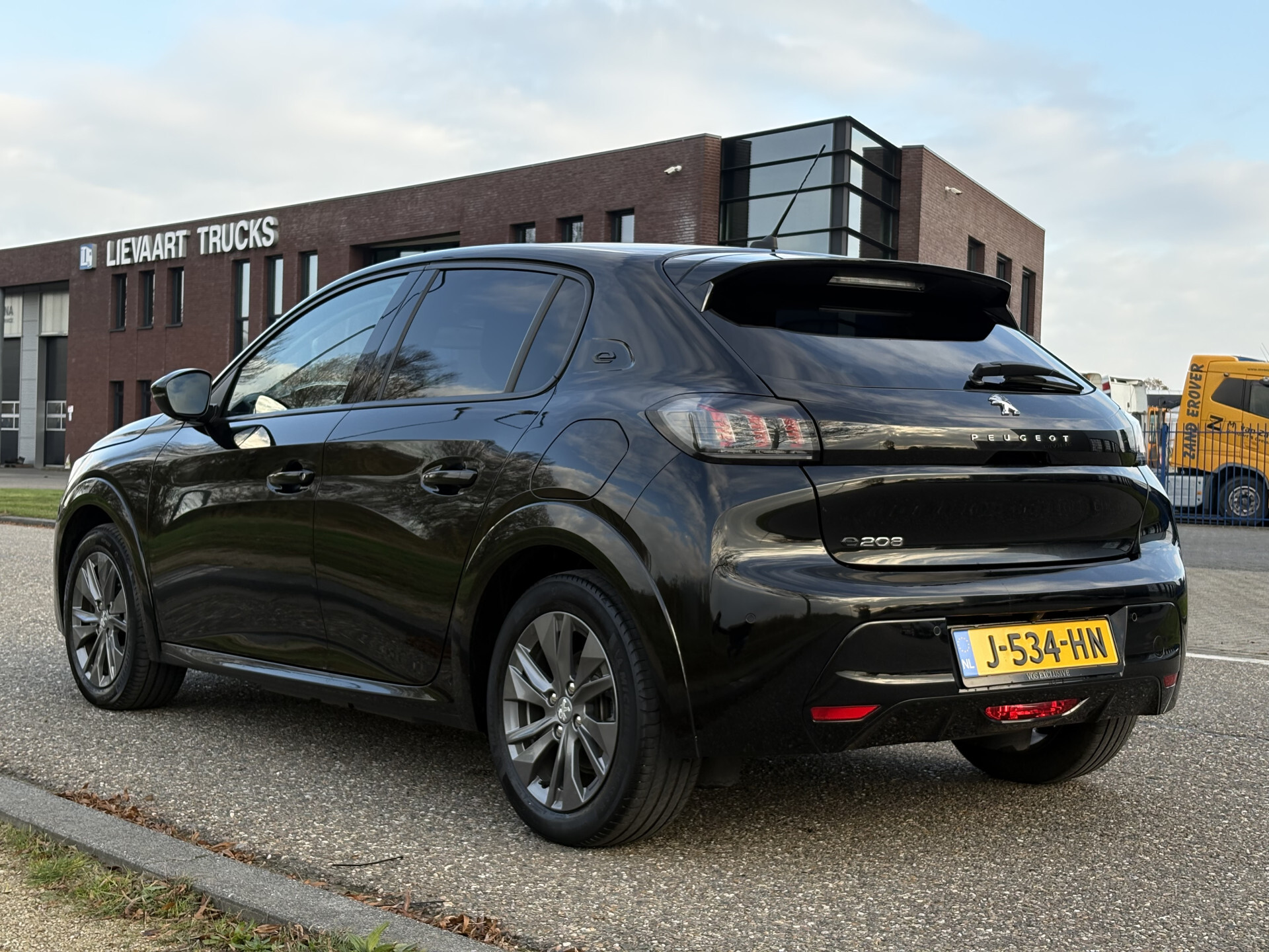 Peugeot e-208 EV Allure 50 kWh SOH | Camera | Clima | Orig.nl | Voorruit verw. | New service Foto 6