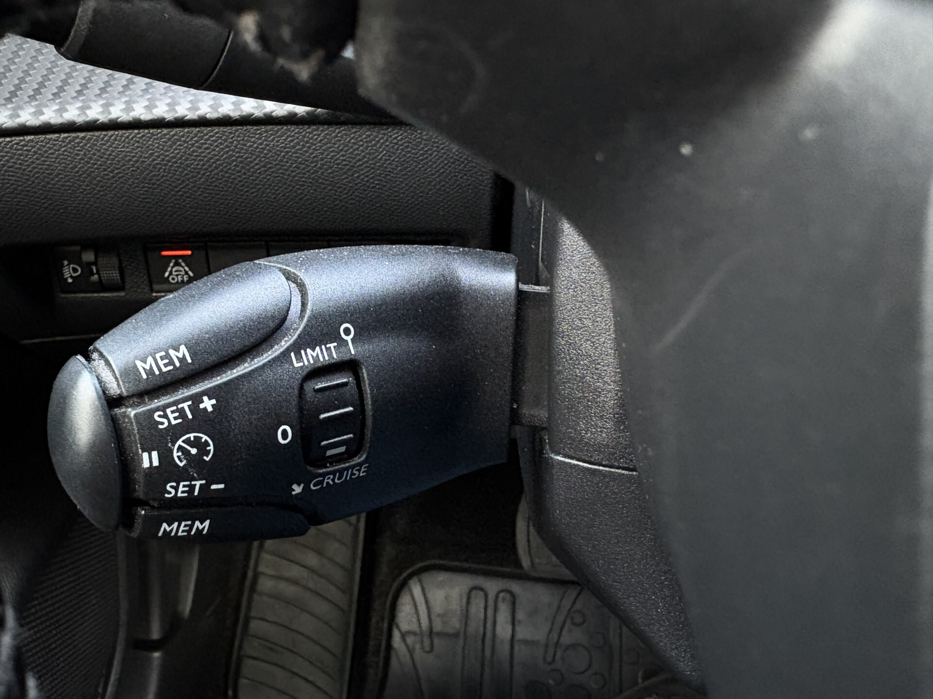 Peugeot e-208 EV Allure 50 kWh SOH | Camera | Clima | Orig.nl | Voorruit verw. | New service Foto 7