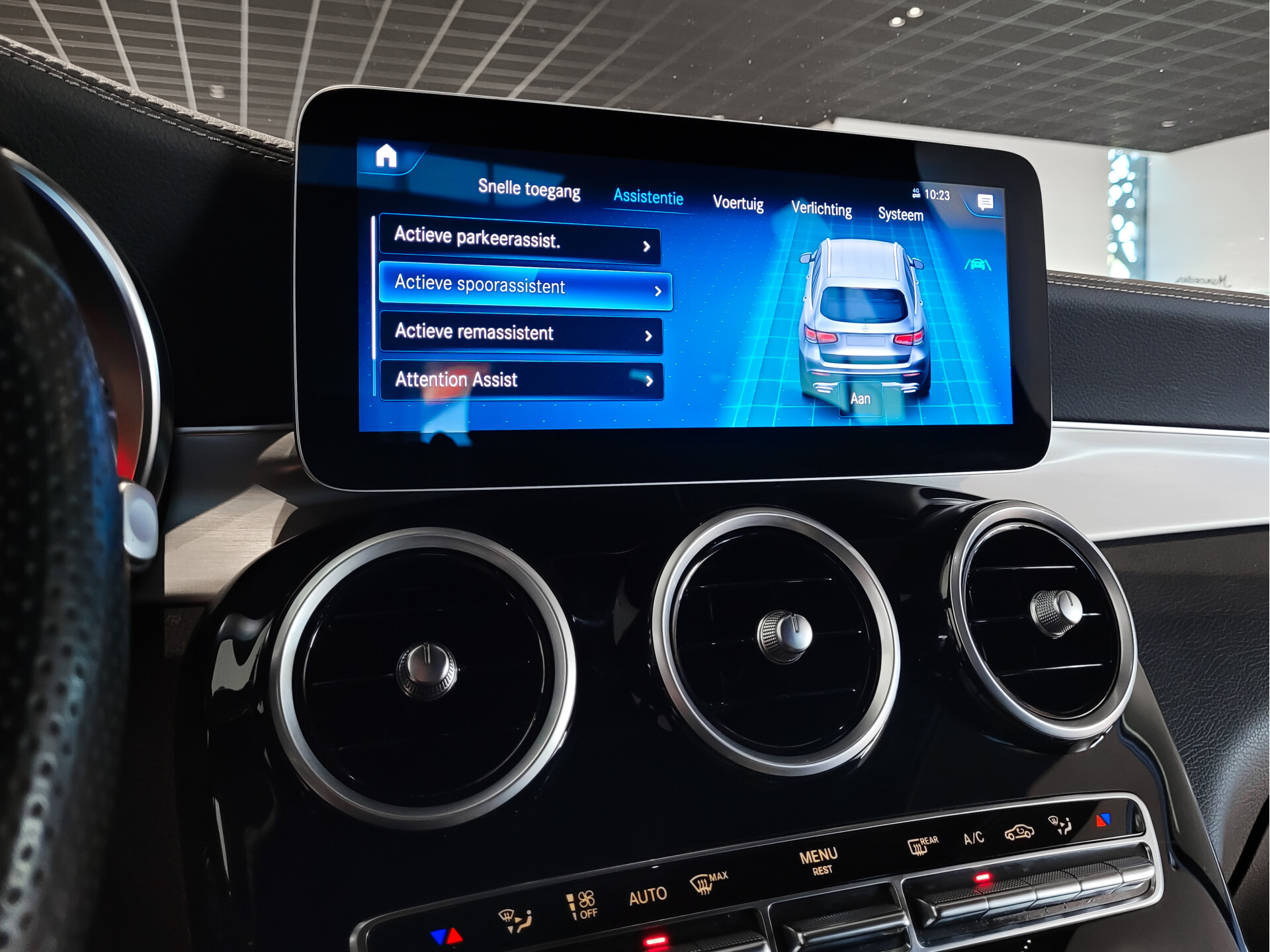 Mercedes-Benz GLC 200 4-M AMG Night|Panorama|20"|Trekhaak|MBUX|Spoorpakket|Sfeerverlichting|Treeplanken|New Service Foto 19