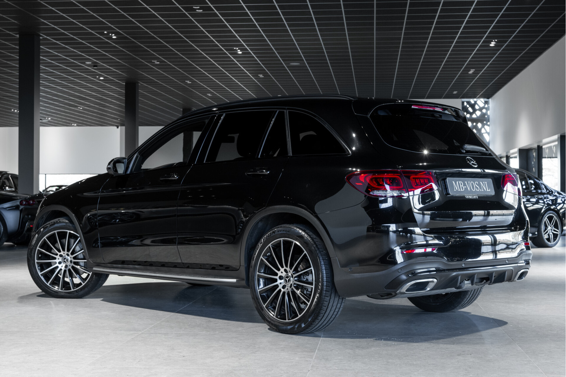 Mercedes-Benz GLC 200 4-M AMG Night|Panorama|20"|Trekhaak|MBUX|Spoorpakket|Sfeerverlichting|Treeplanken|New Service Foto 2