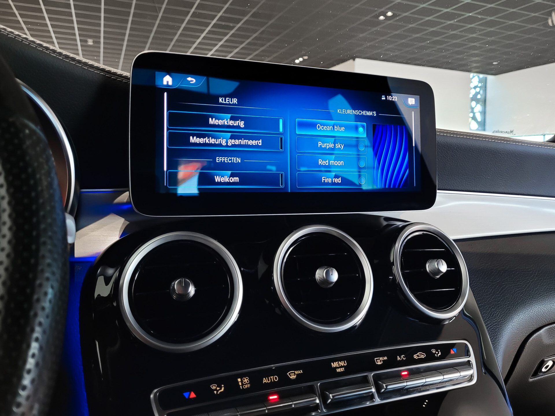 Mercedes-Benz GLC 200 4-M AMG Night|Panorama|20"|Trekhaak|MBUX|Spoorpakket|Sfeerverlichting|Treeplanken|New Service Foto 23