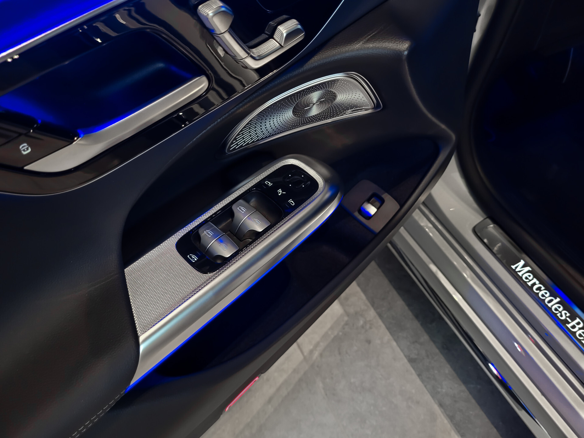 Mercedes-Benz E-Klasse Estate 300 de 4-M AMG Luchtvering|ACC|Keyless|Burmester 4D|Mem|Dynamic Light|Trekhaak|360 Foto 15