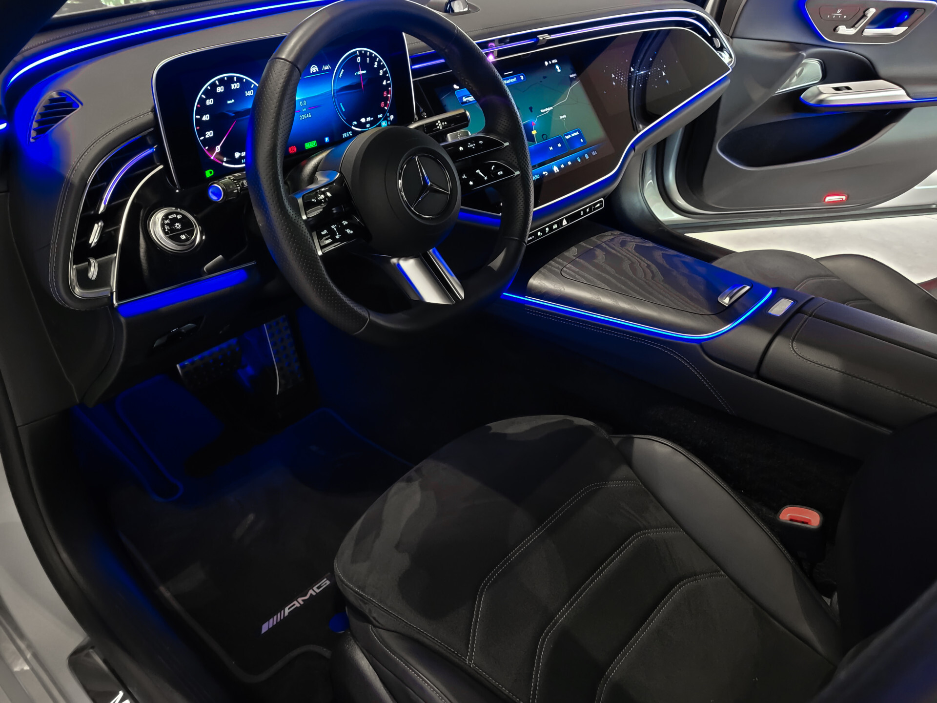 Mercedes-Benz E-Klasse Estate 300 de 4-M AMG Luchtvering|ACC|Keyless|Burmester 4D|Mem|Dynamic Light|Trekhaak|360 Foto 21