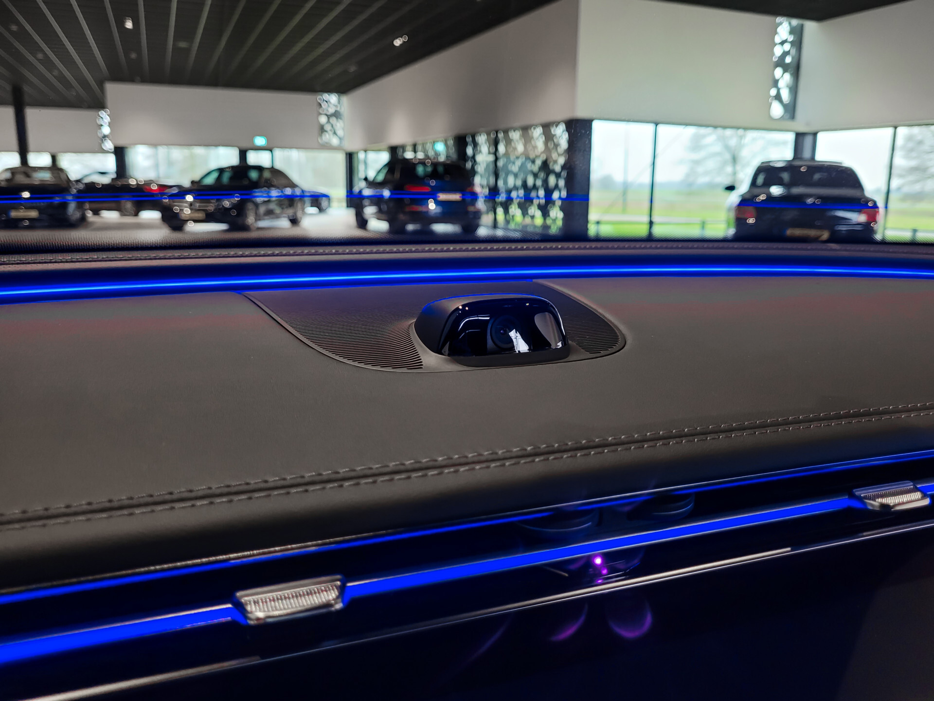 Mercedes-Benz E-Klasse Estate 300 de 4-M AMG Luchtvering|ACC|Keyless|Burmester 4D|Mem|Dynamic Light|Trekhaak|360 Foto 35