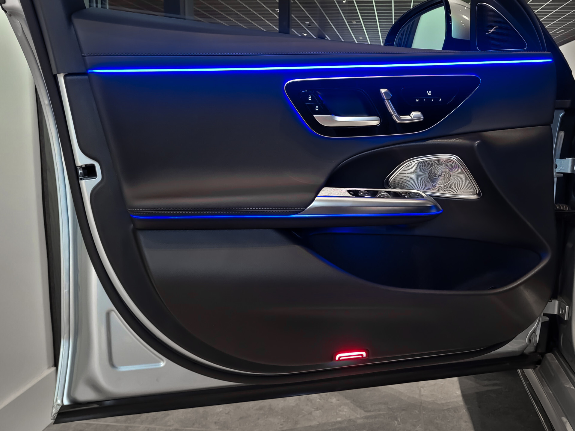 Mercedes-Benz E-Klasse Estate 300 de 4-M AMG Luchtvering|ACC|Keyless|Burmester 4D|Mem|Dynamic Light|Trekhaak|360 Foto 9