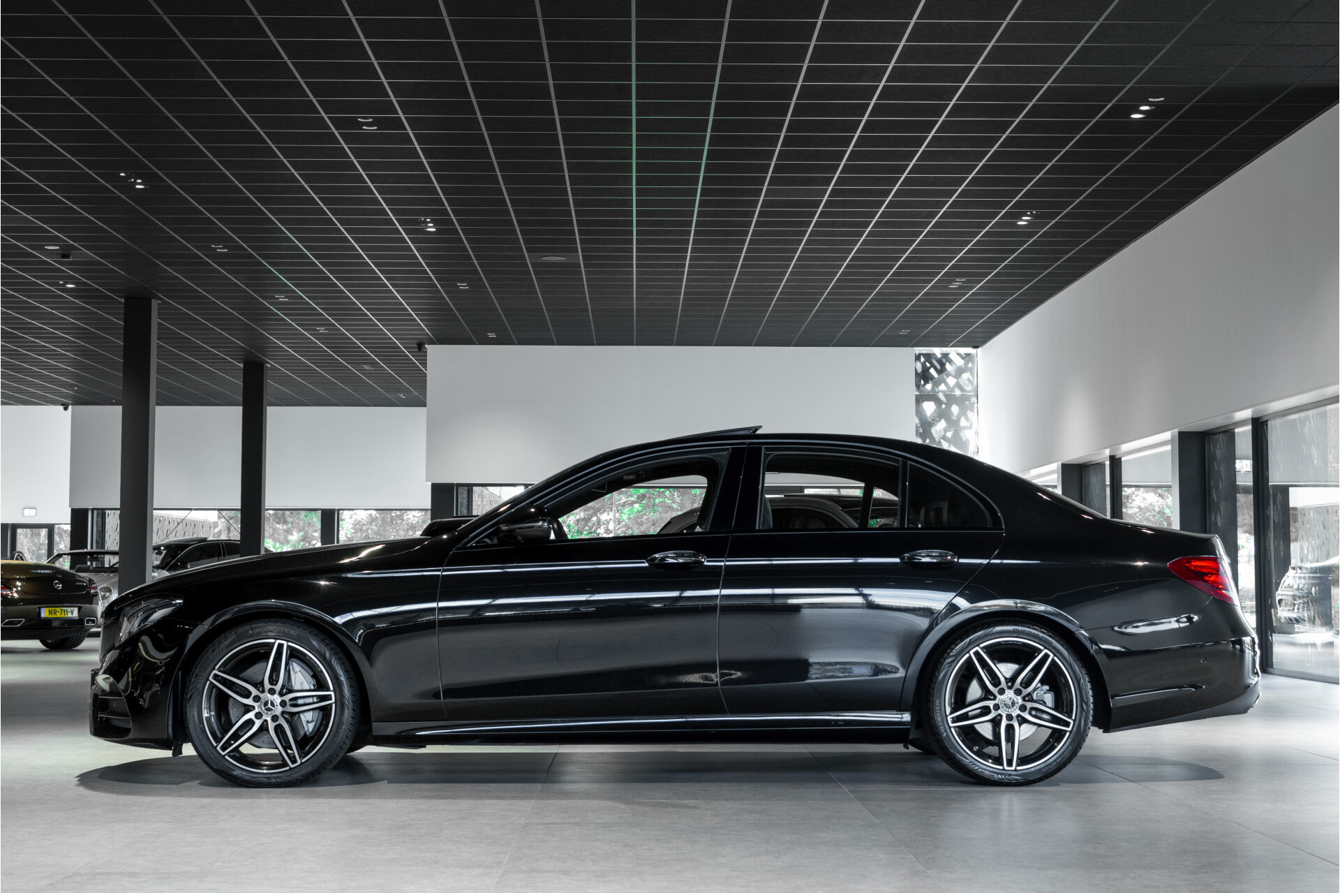 Mercedes-Benz E-Klasse 350 d AMG Luchtvering|Keyless|ACC|Mem|Burmester|Dak|Nappa|HUD|360\BTW Foto 4