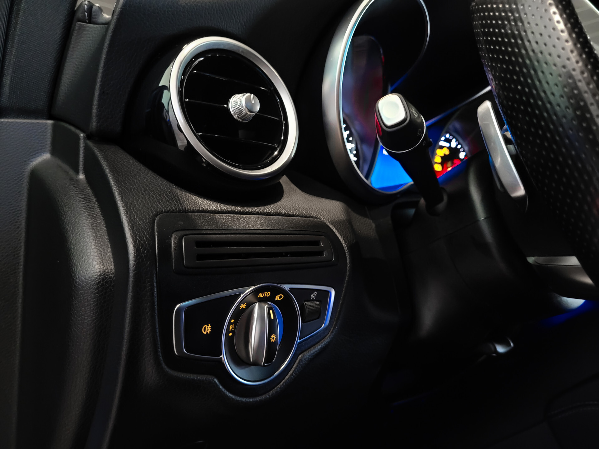 Mercedes-Benz GLC 200 4-M AMG Night|Panorama|20"|Trekhaak|MBUX|Spoorpakket|Sfeerverlichting|Treeplanken|New Service Foto 13