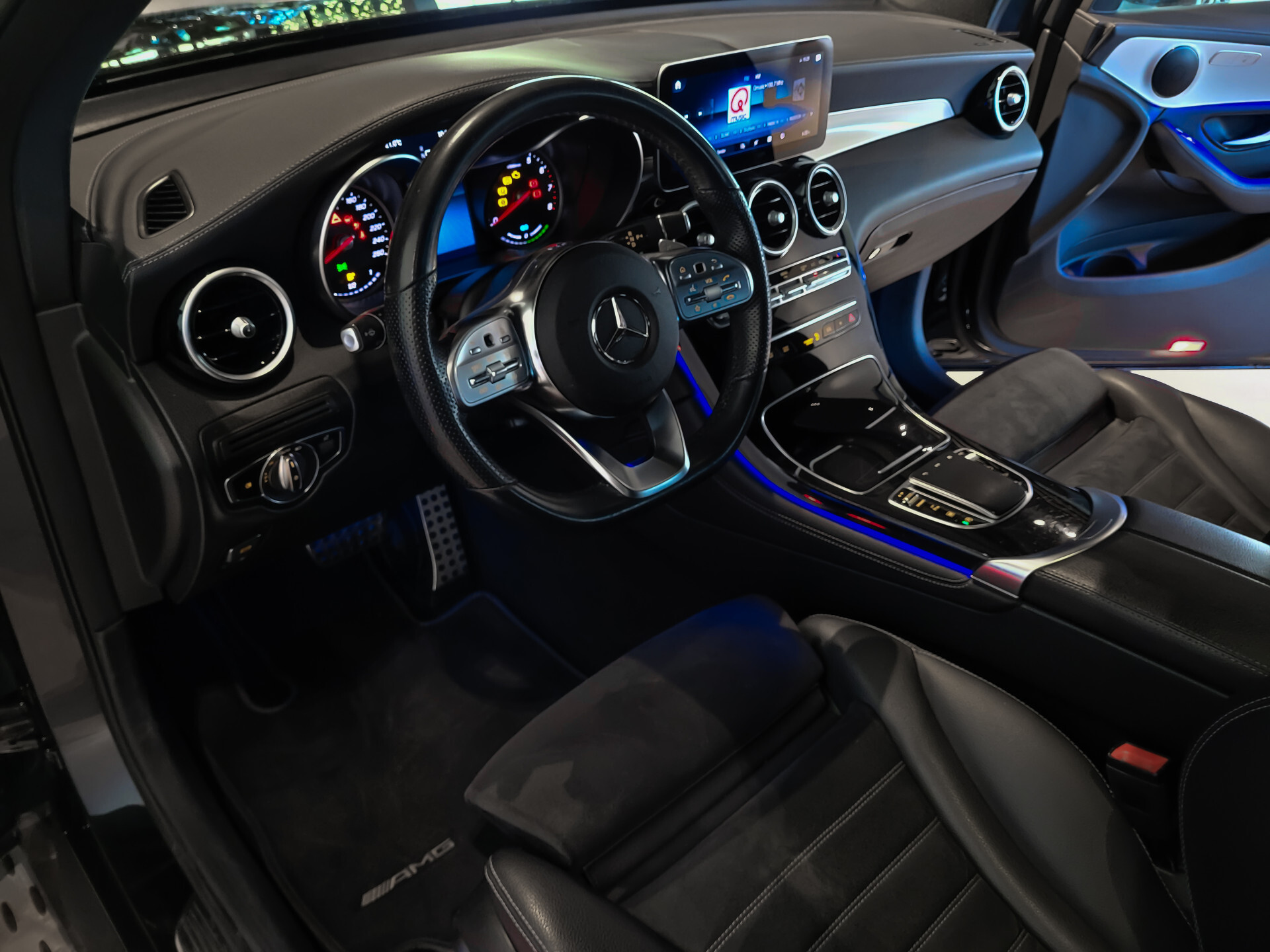 Mercedes-Benz GLC 200 4-M AMG Night|Panorama|20"|Trekhaak|MBUX|Spoorpakket|Sfeerverlichting|Treeplanken|New Service Foto 15