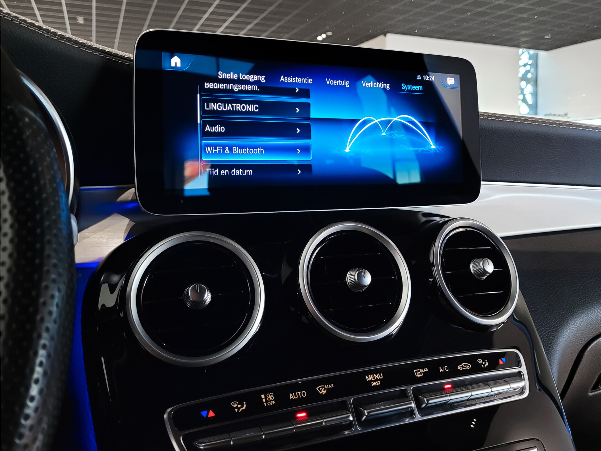 Mercedes-Benz GLC 200 4-M AMG Night|Panorama|20"|Trekhaak|MBUX|Spoorpakket|Sfeerverlichting|Treeplanken|New Service Foto 27