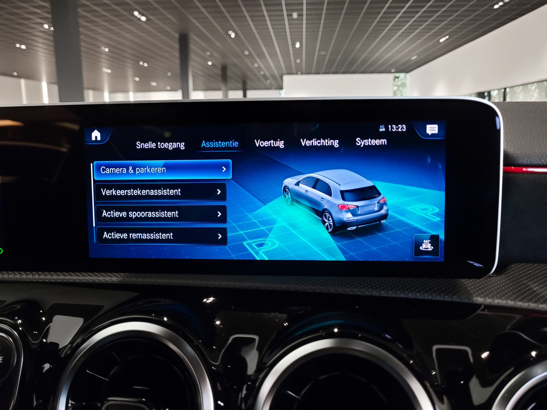 Mercedes-Benz A-Klasse 180 d AMG Night|Panorama|Widescreen|LED|MBUX Aut7 Foto 17