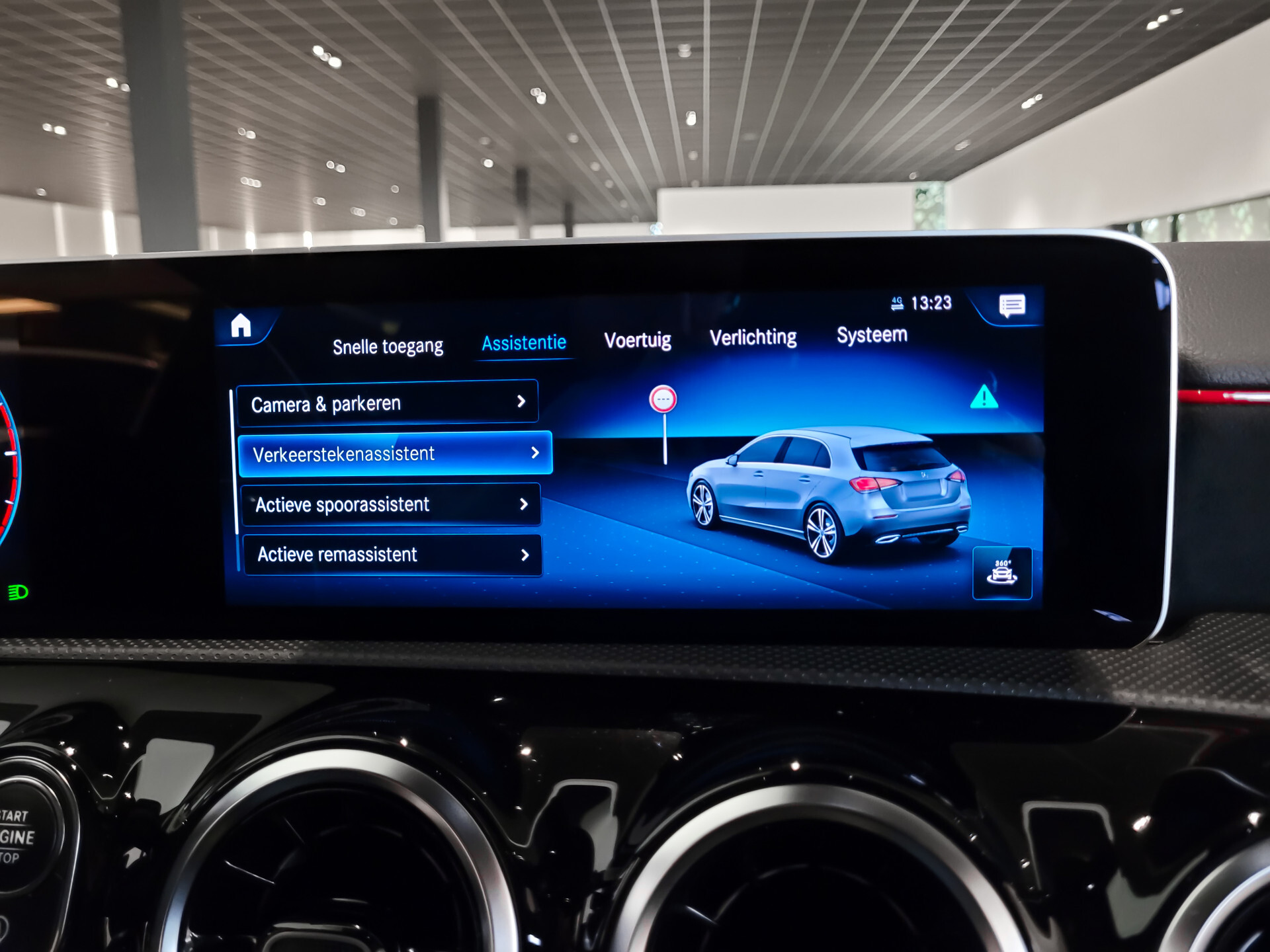 Mercedes-Benz A-Klasse 180 d AMG Night|Panorama|Widescreen|LED|MBUX Aut7 Foto 19