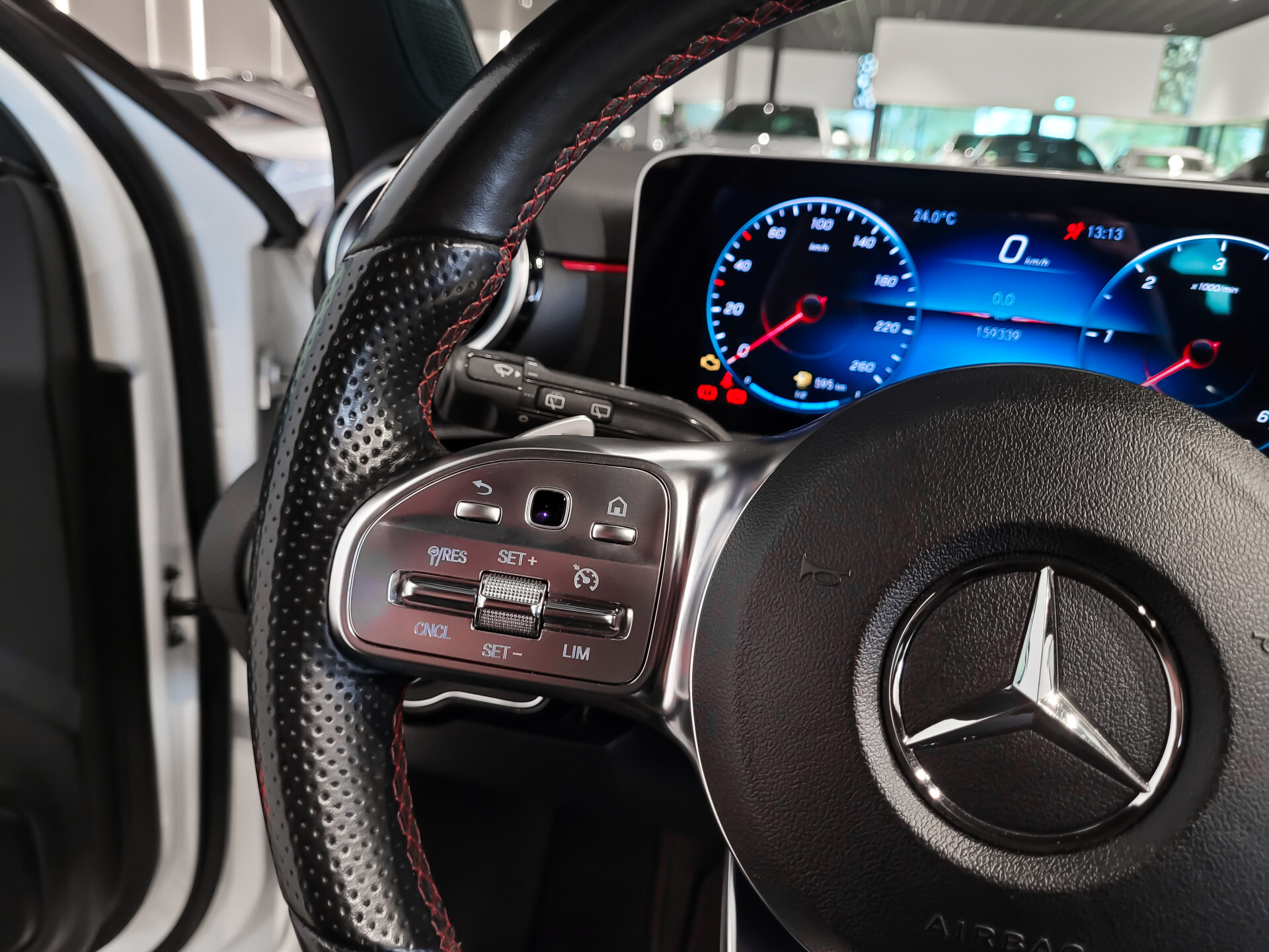 Mercedes-Benz A-Klasse 180 d AMG Night|Panorama|Widescreen|LED|MBUX Aut7 Foto 24