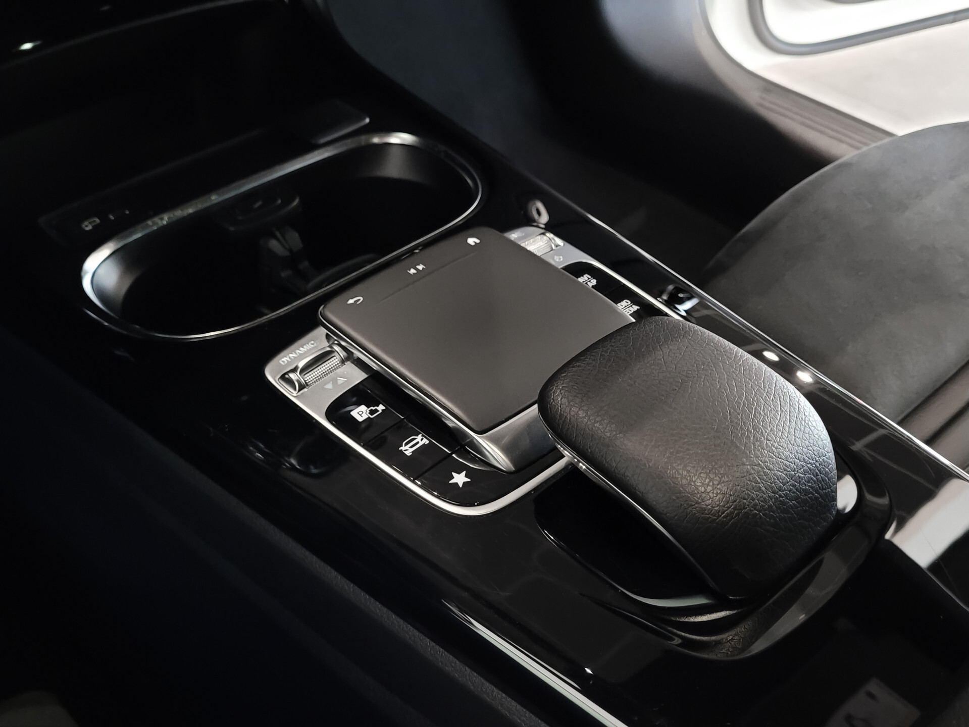 Mercedes-Benz A-Klasse 180 d AMG Night|Panorama|Widescreen|LED|MBUX Aut7 Foto 31