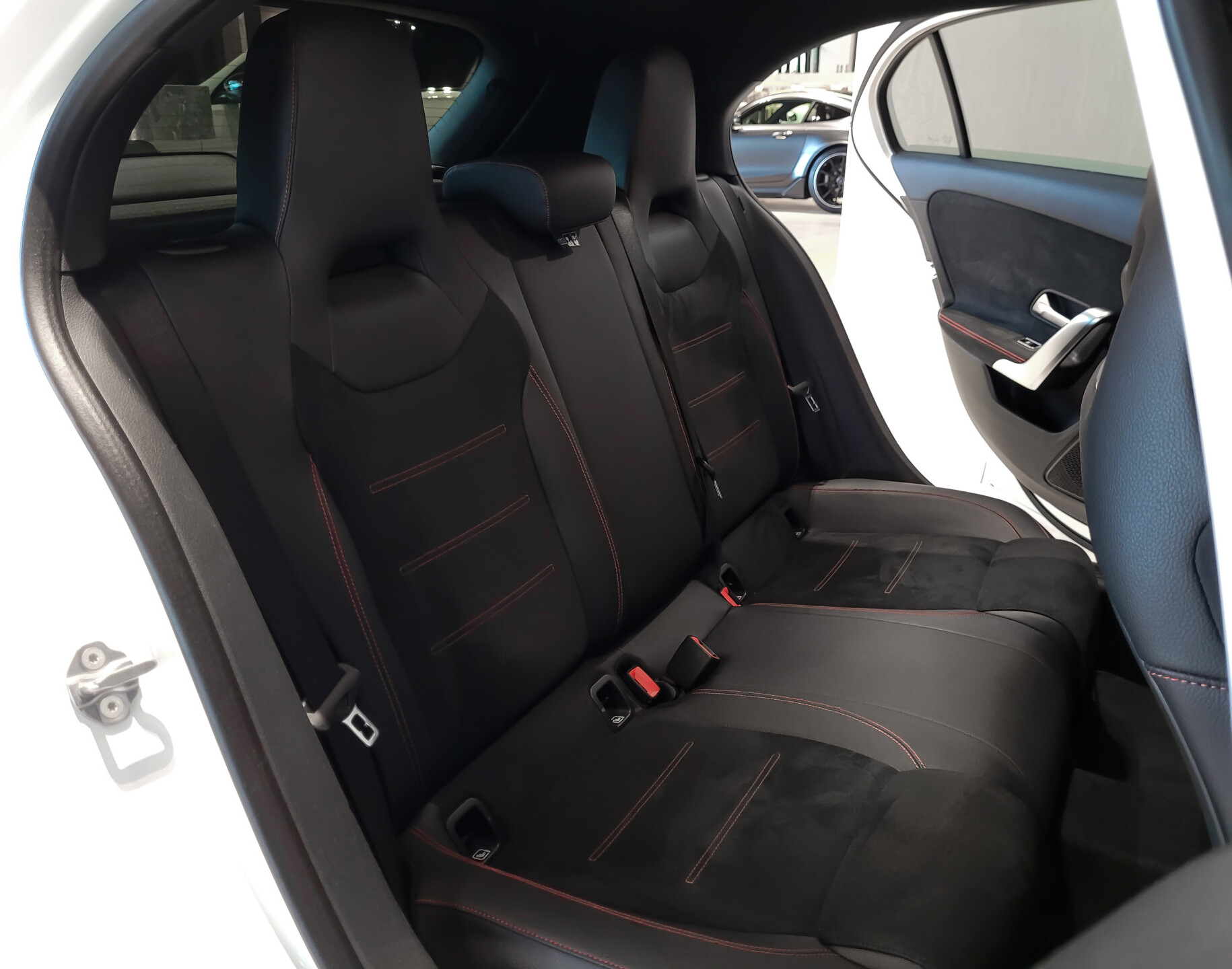 Mercedes-Benz A-Klasse 180 d AMG Night|Panorama|Widescreen|LED|MBUX Aut7 Foto 7