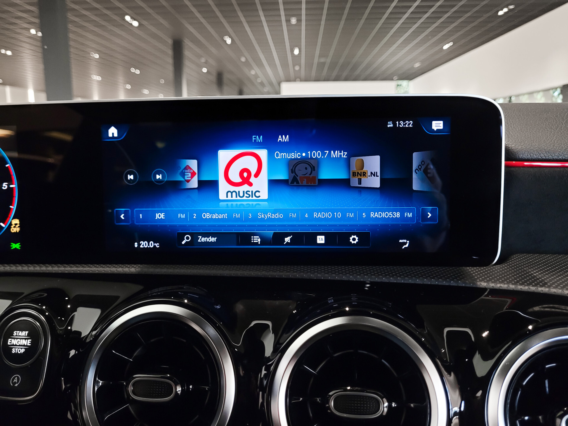 Mercedes-Benz A-Klasse 180 d AMG Night|Panorama|Widescreen|LED|MBUX Aut7 Foto 9