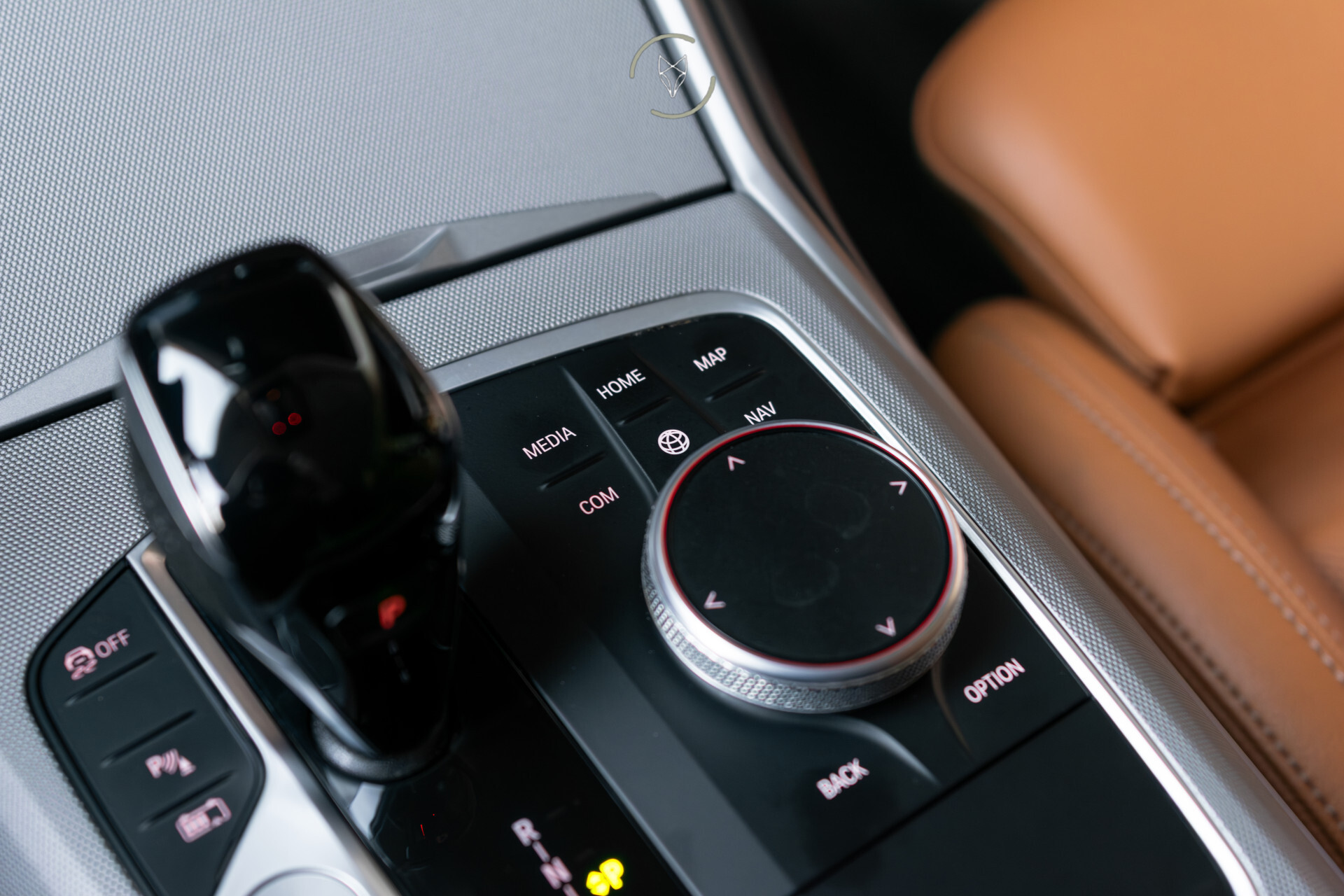 BMW 3 Serie Touring 330e Business Edition Plus | Pano | HUD | Leder | Cruise | Foto 35